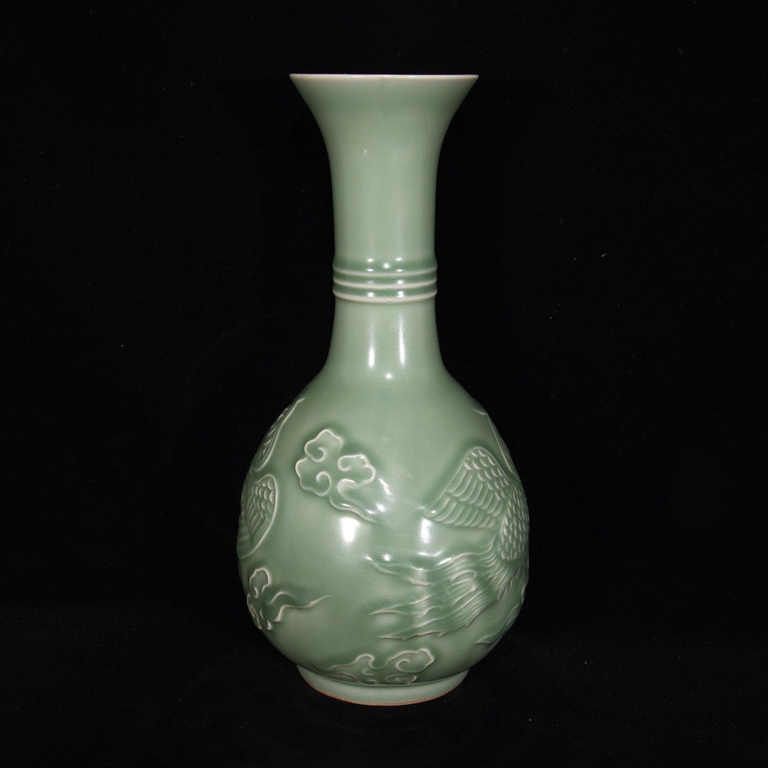 Longquan glazed relief phoenix patterned vase