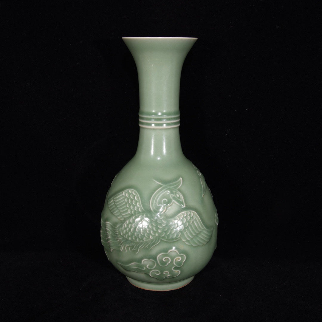 Longquan glazed relief phoenix patterned vase