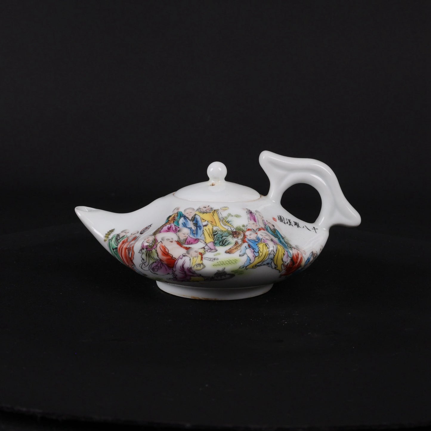 Powder enamel octagonal pot with arhat pattern