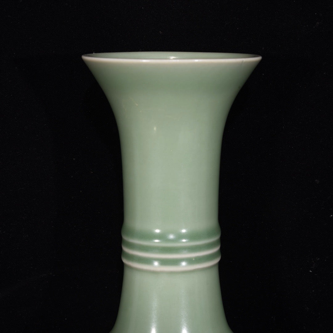 Longquan glazed relief phoenix patterned vase