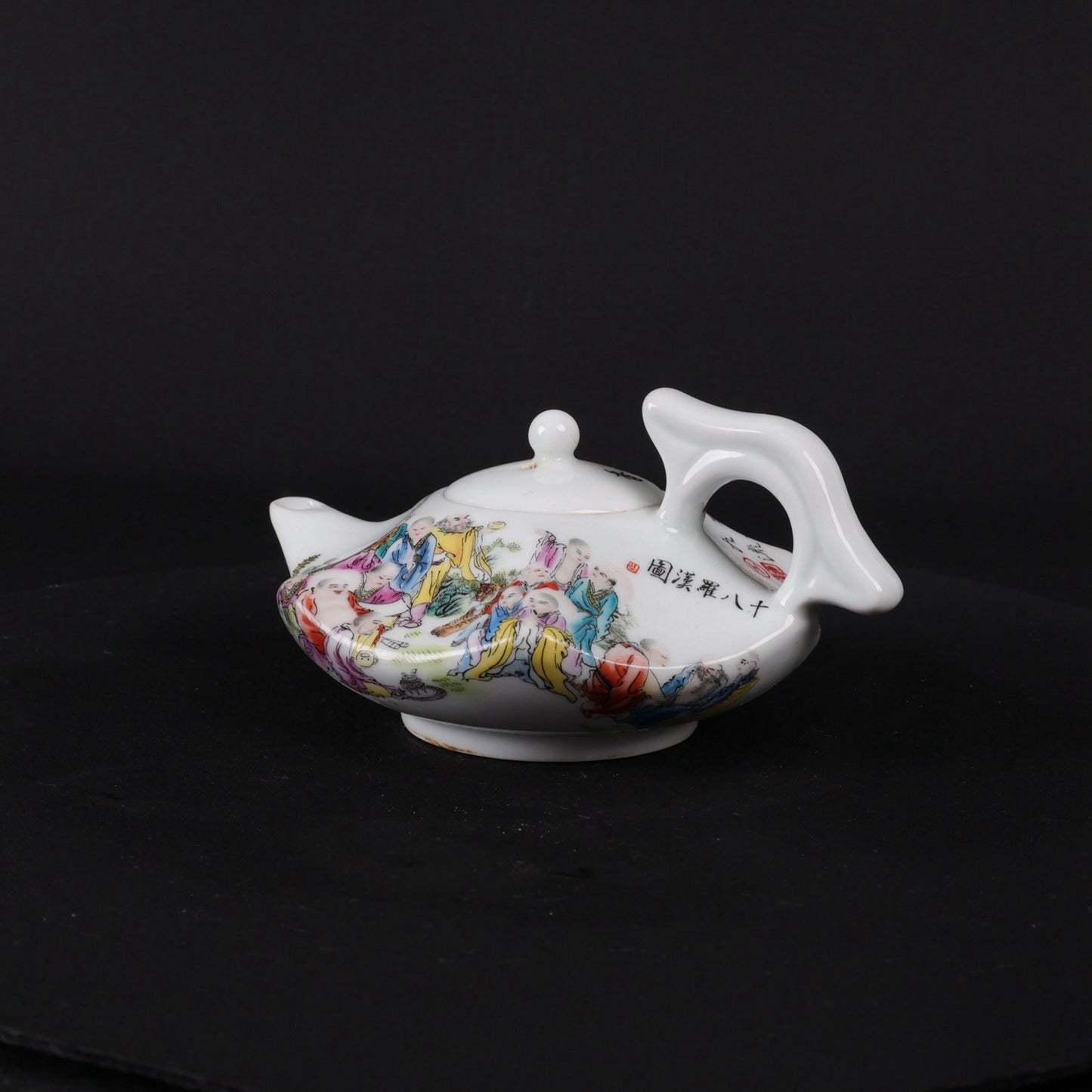 Powder enamel octagonal pot with arhat pattern