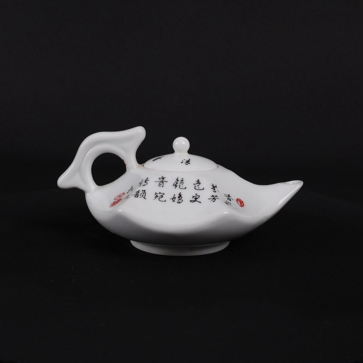 Powder enamel octagonal pot with arhat pattern