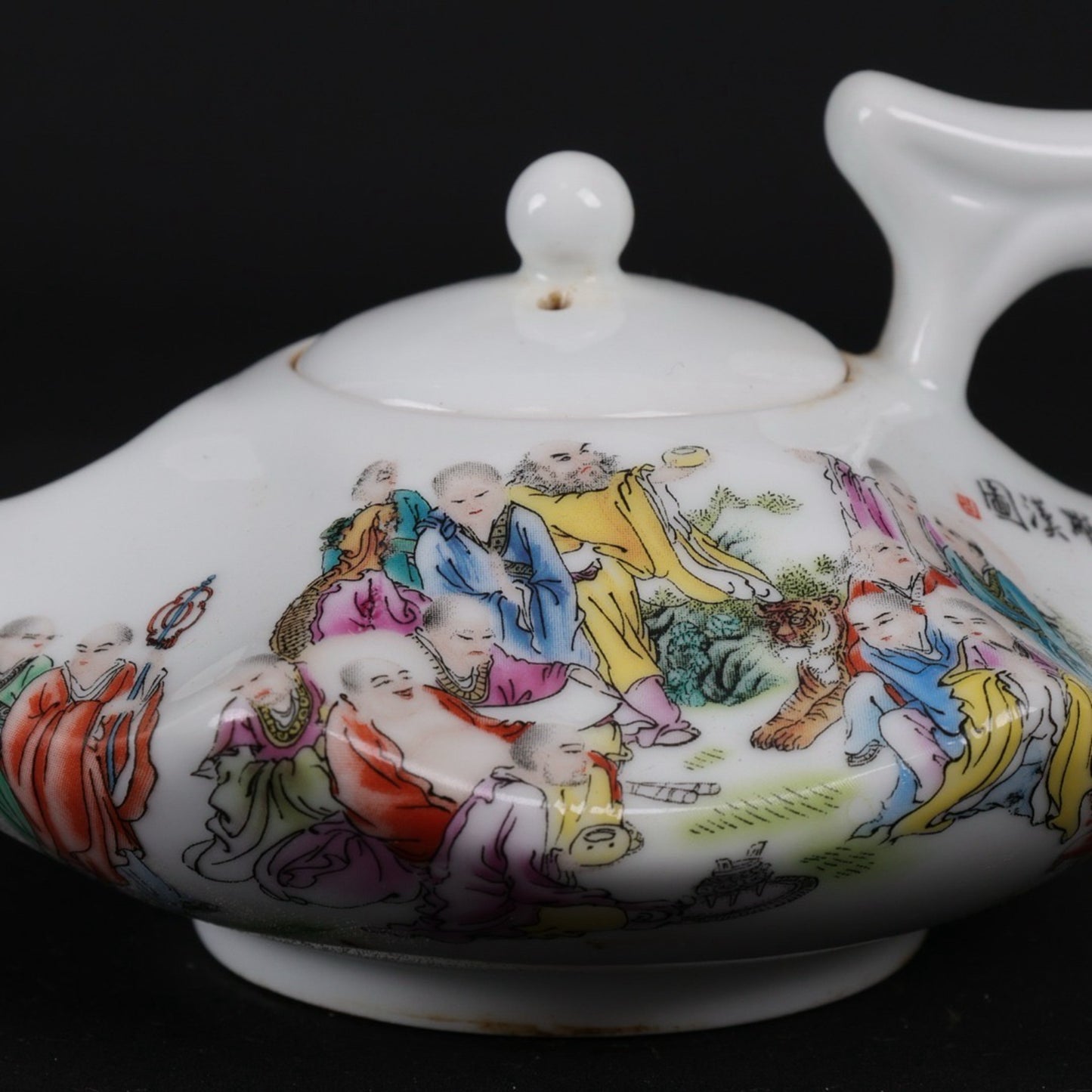 Powder enamel octagonal pot with arhat pattern