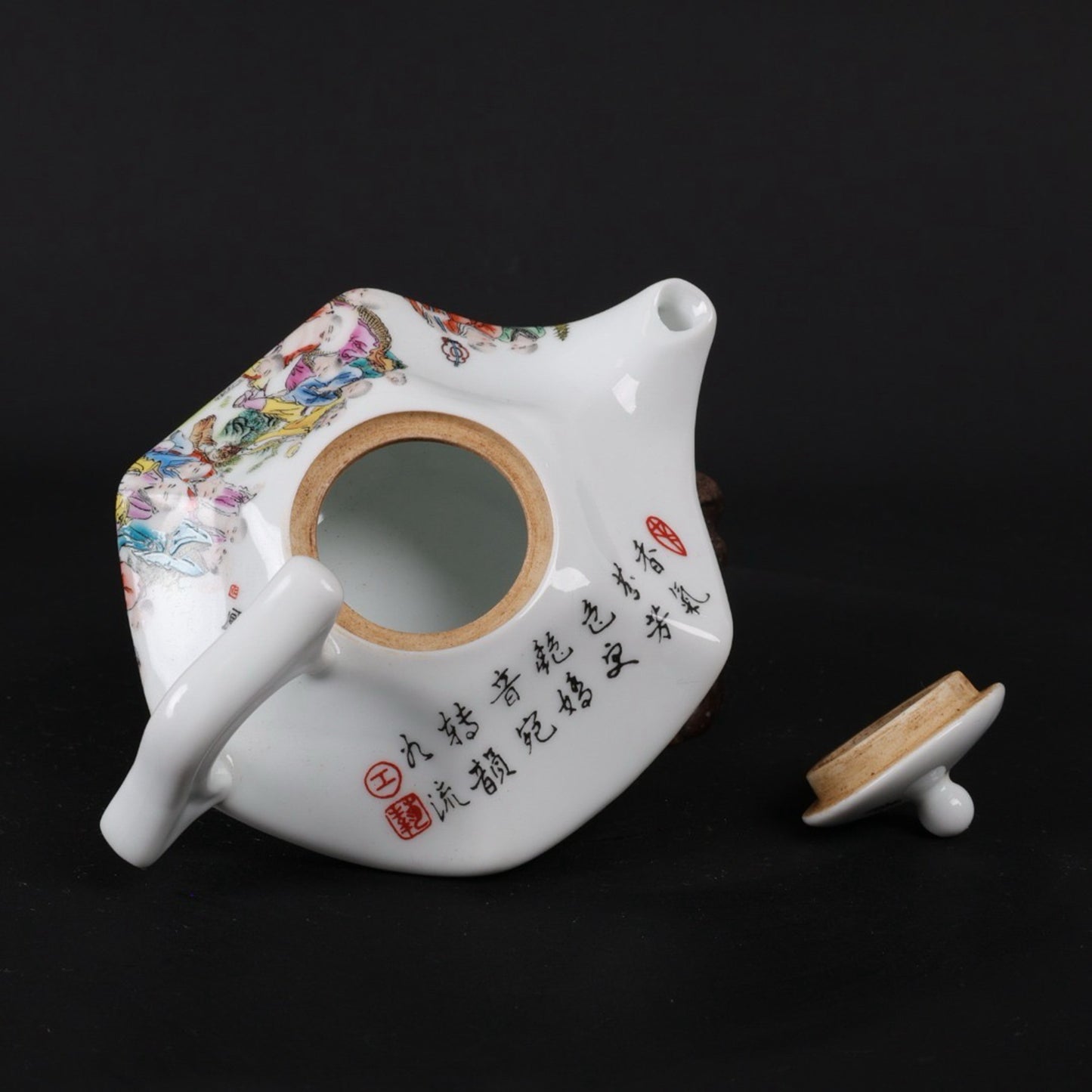 Powder enamel octagonal pot with arhat pattern
