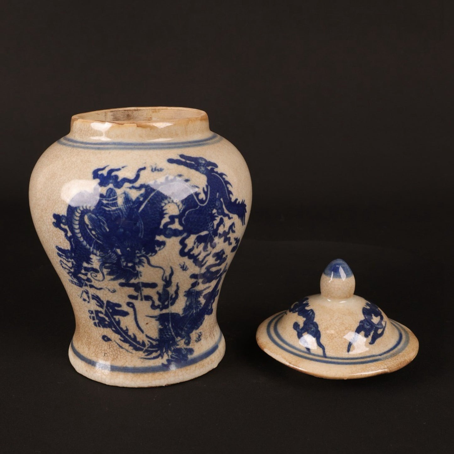 Blue and white split dragon patterned small general jar