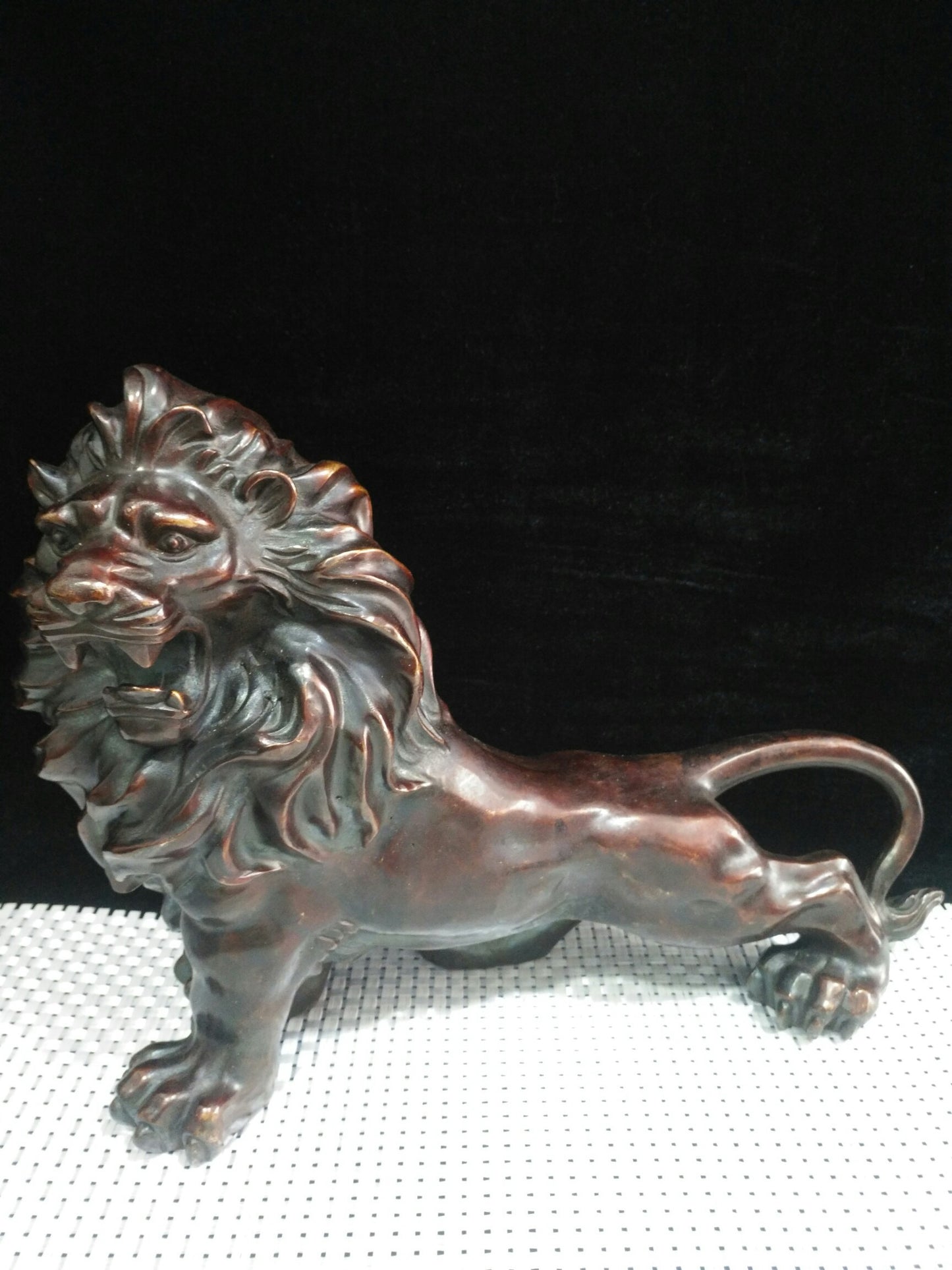 Chinese antique pure copper feng shui ornament lion