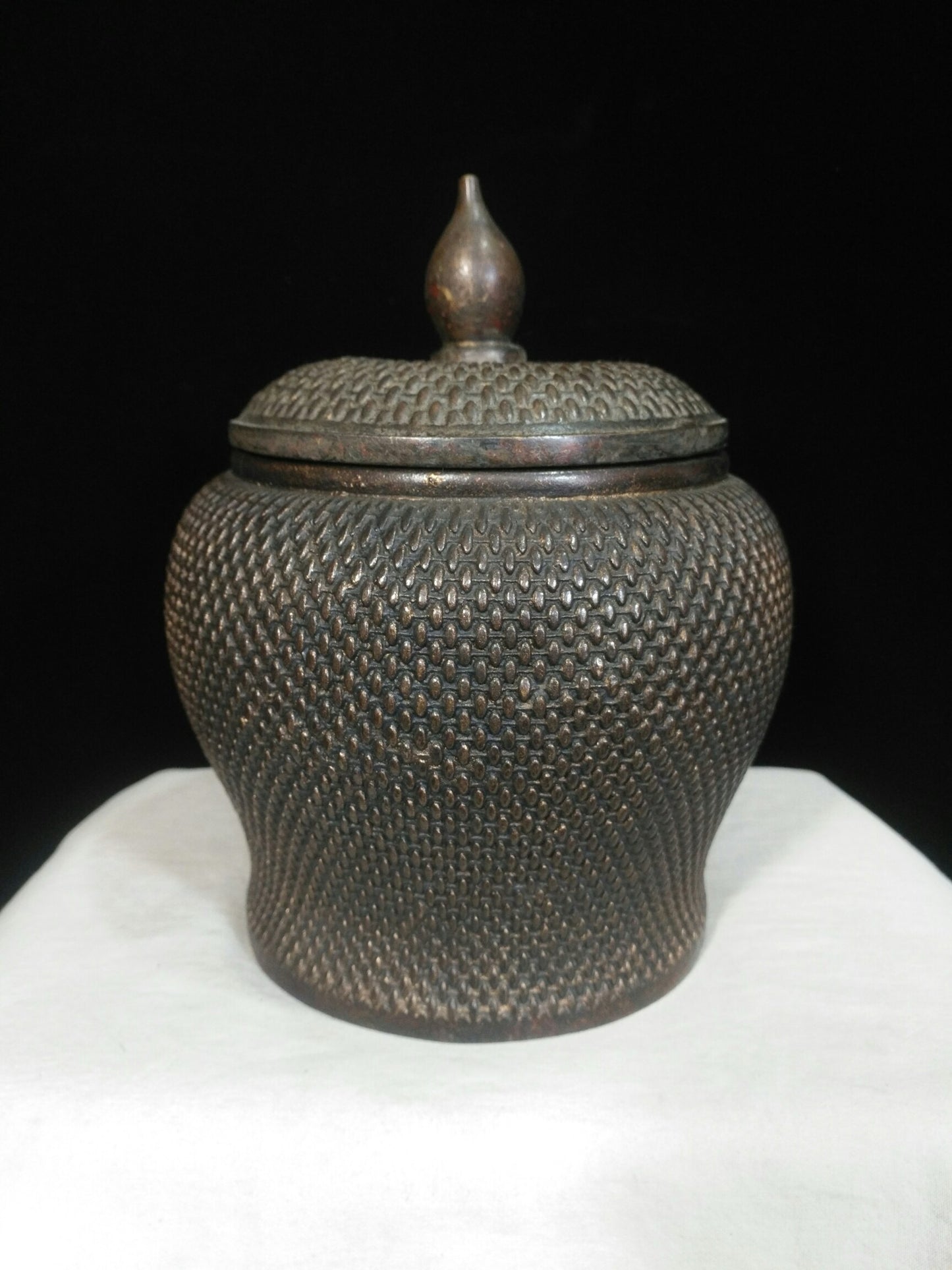 Chinese antique pure copper Jiang Jun jar