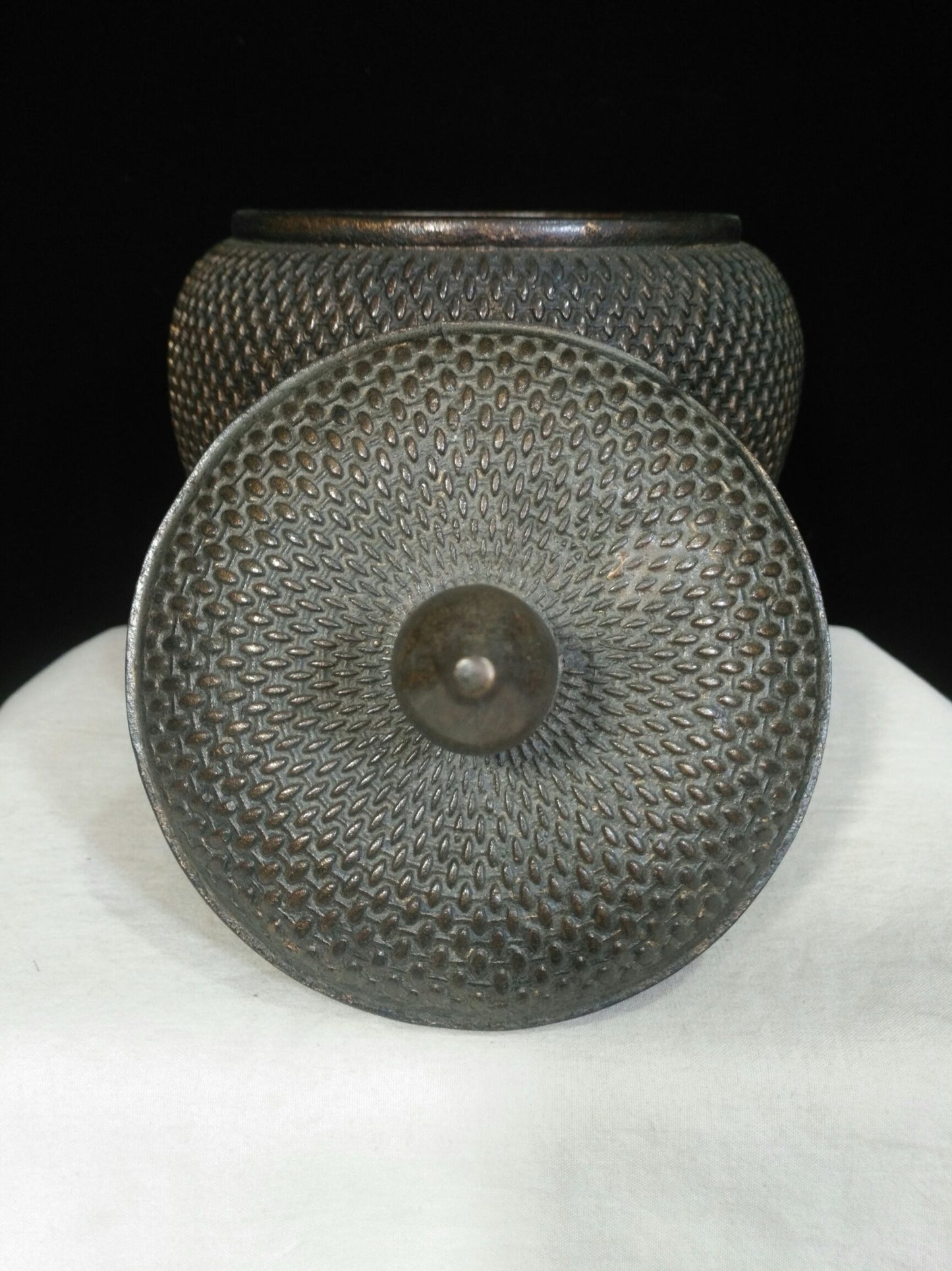 Chinese antique pure copper Jiang Jun jar