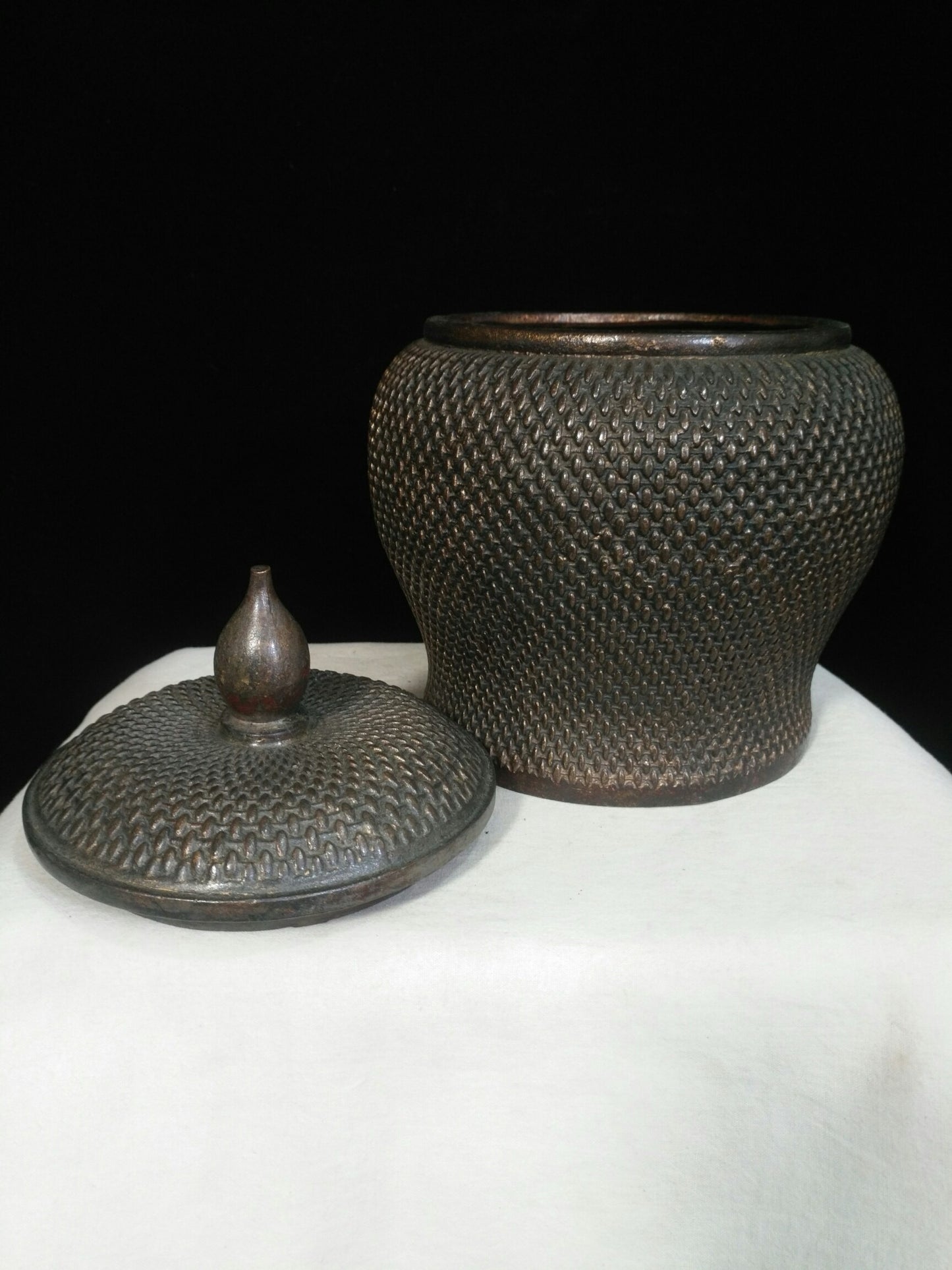 Chinese antique pure copper Jiang Jun jar