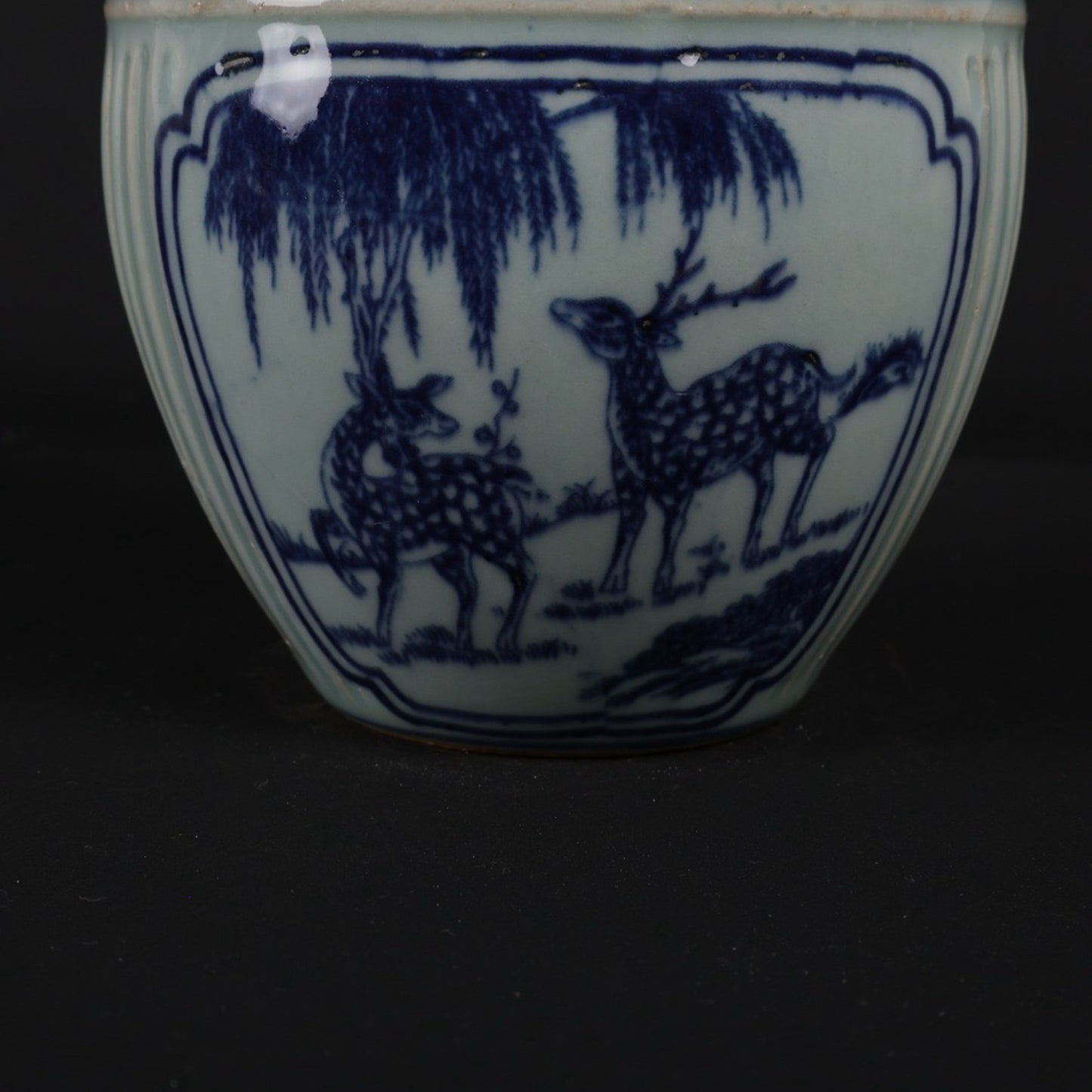 Blue and white double deer patterned small jar