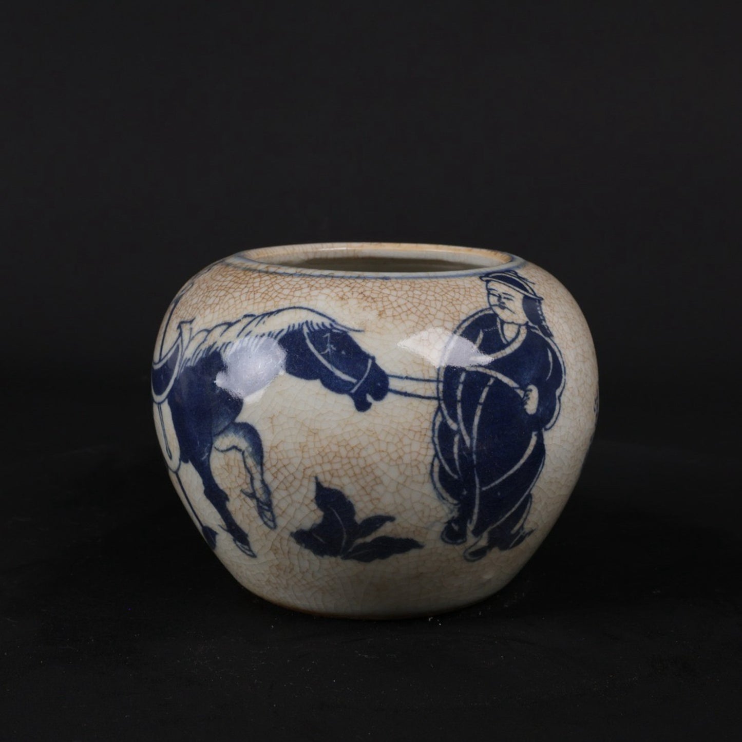 Blue and white opening film, character story pattern, small water shallow