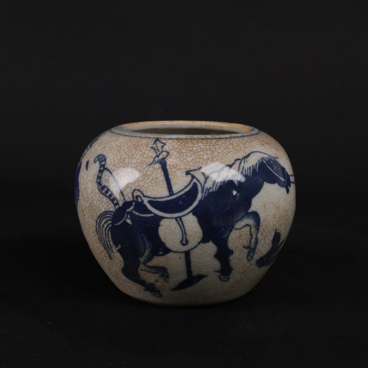 Blue and white opening film, character story pattern, small water shallow