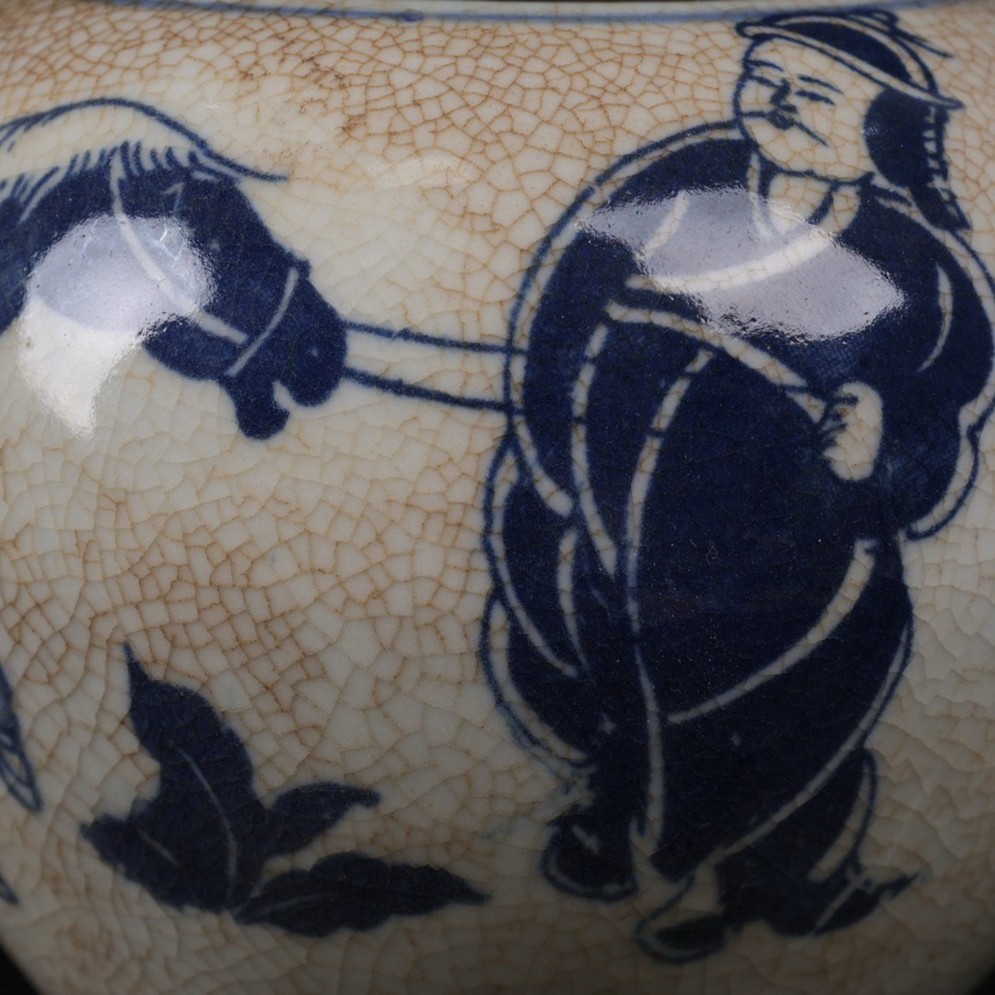 Blue and white opening film, character story pattern, small water shallow