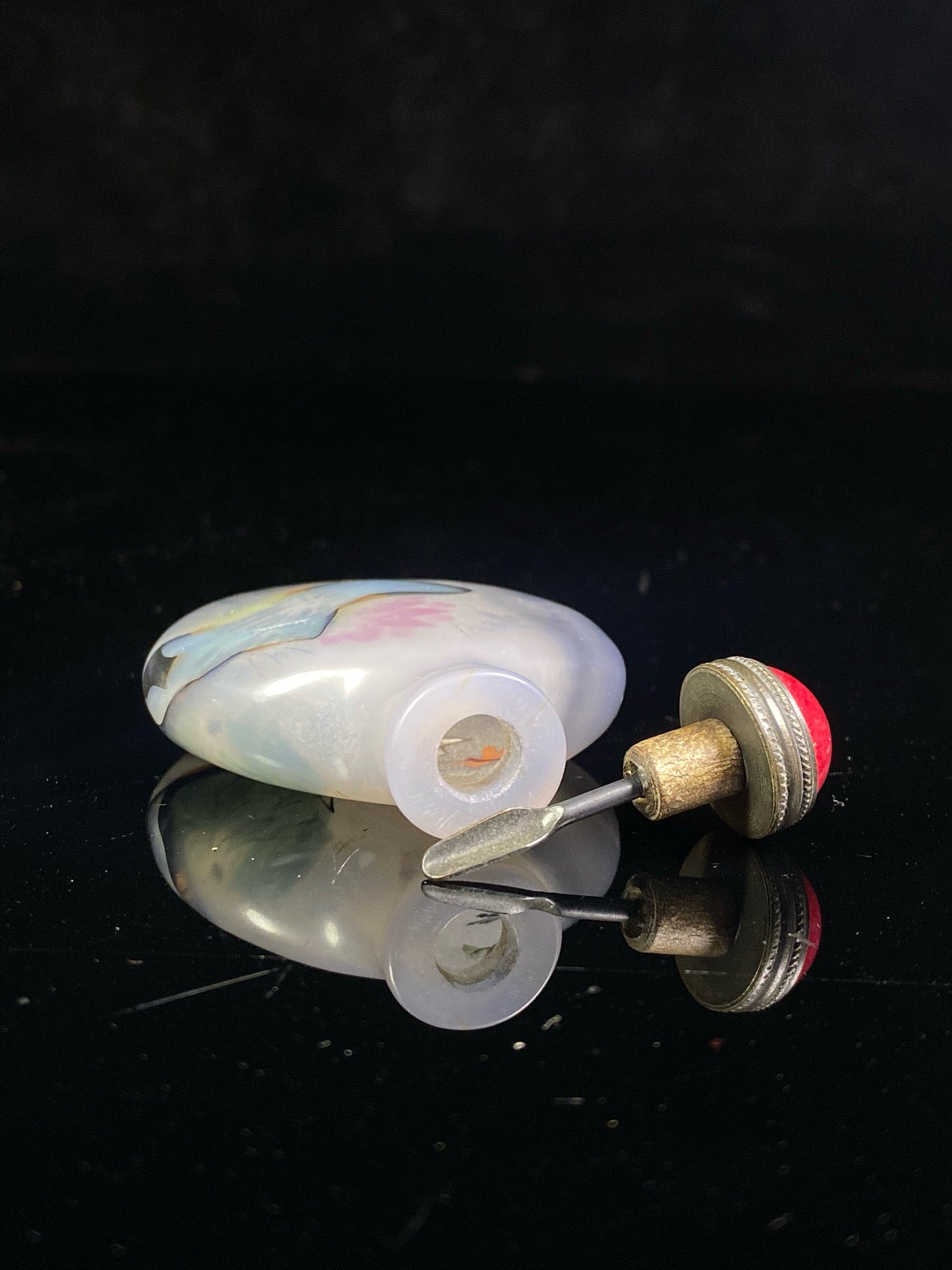 Chinese antique agate painted snuff bottle