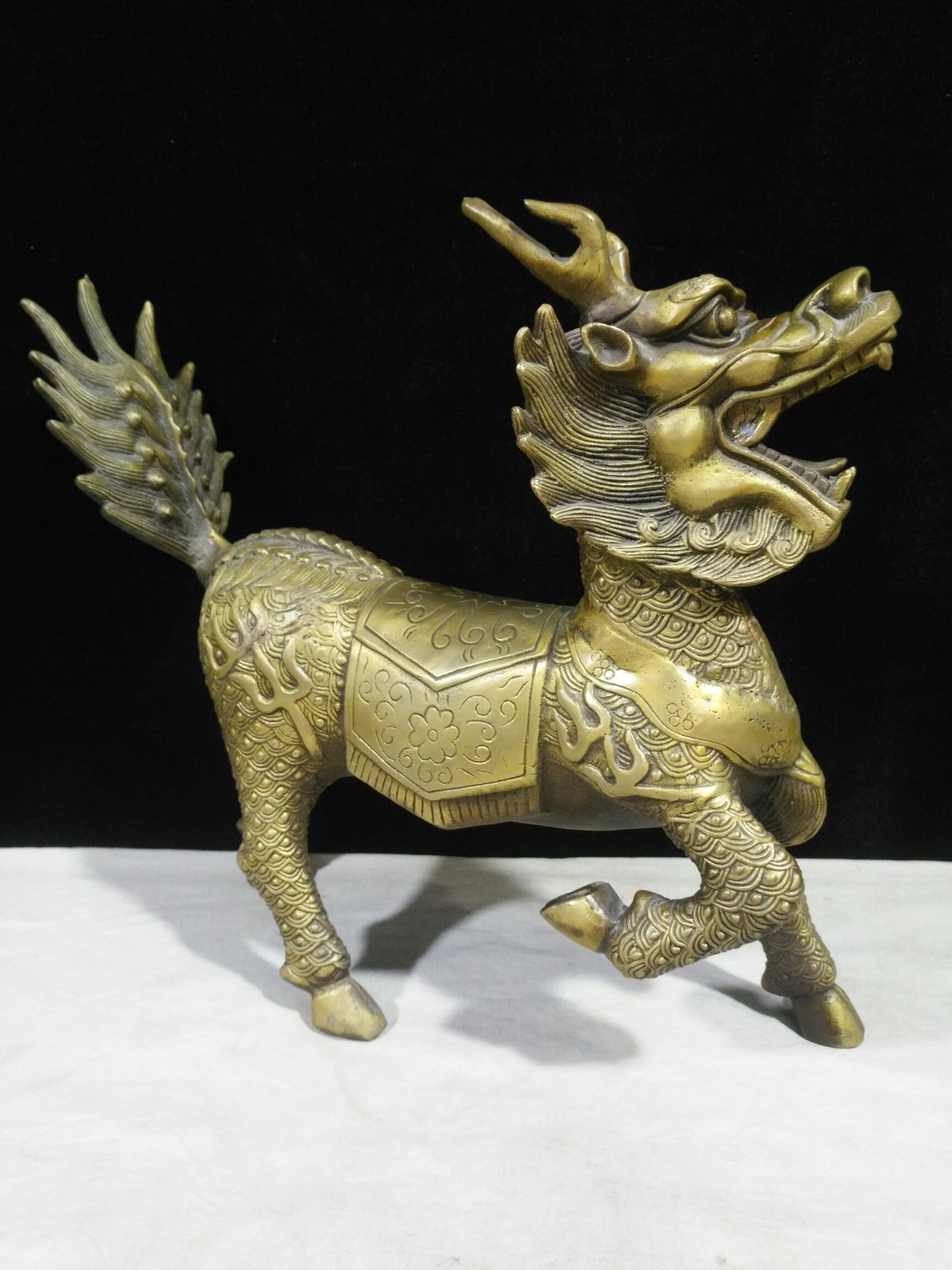 Chinese antique pure copper auspicious beast qilin ornament