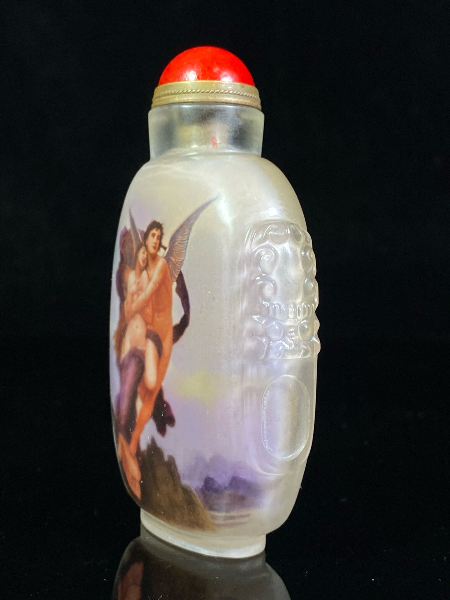 Chinese antique crystal figure carved snuff bottle