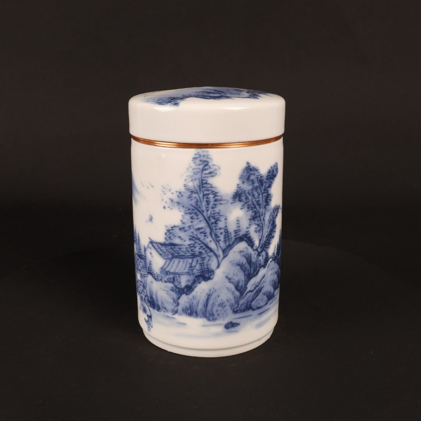 Blue and white Jiangnan water town patterned tea jar