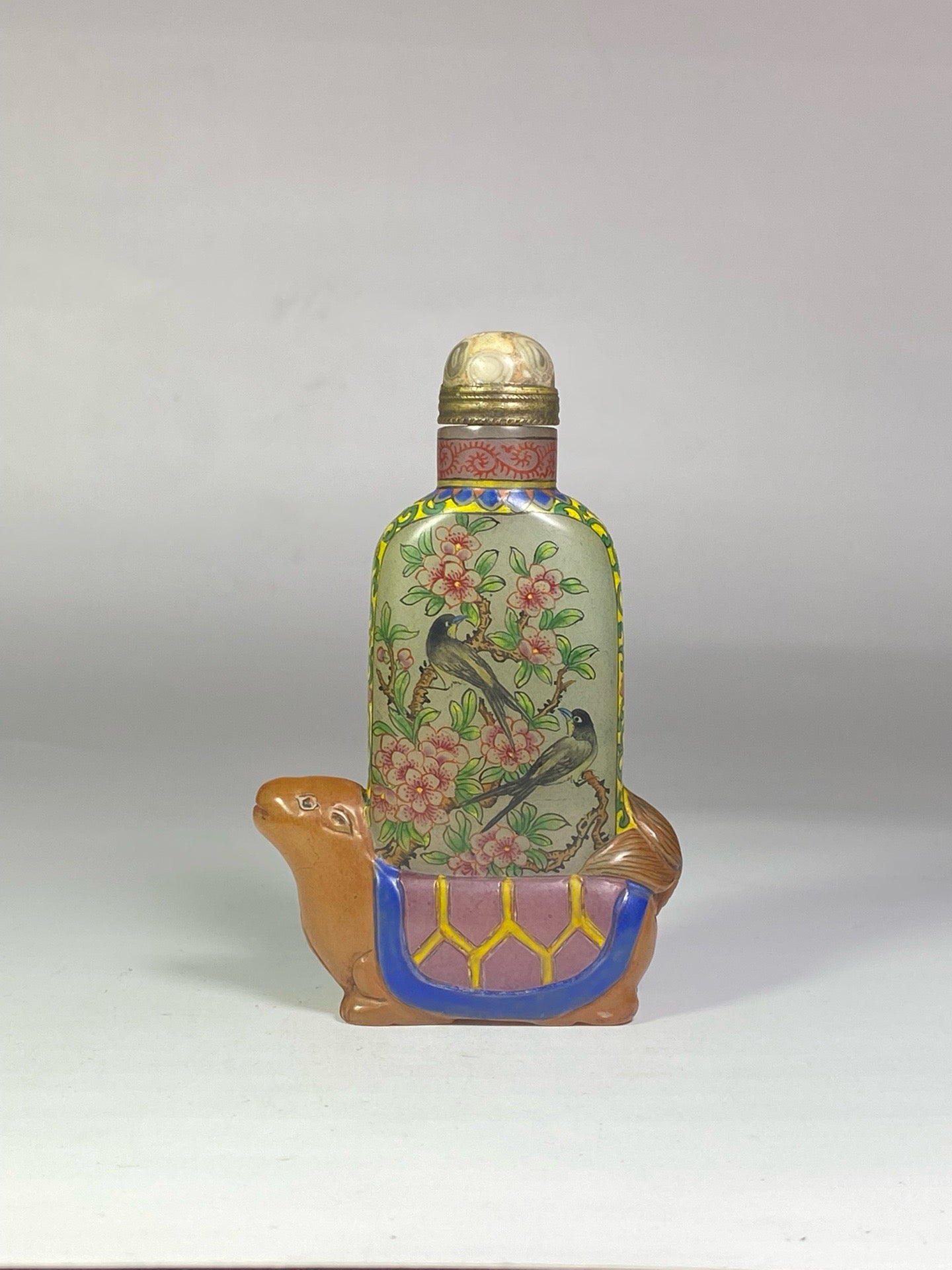 Chinese antique glass painted snuff bottle