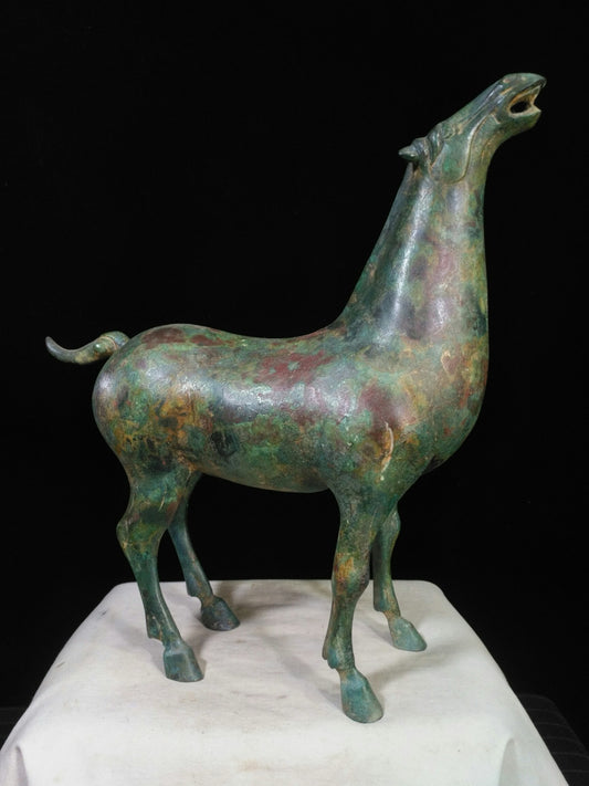 Chinese antique bronze vessels and warhorses