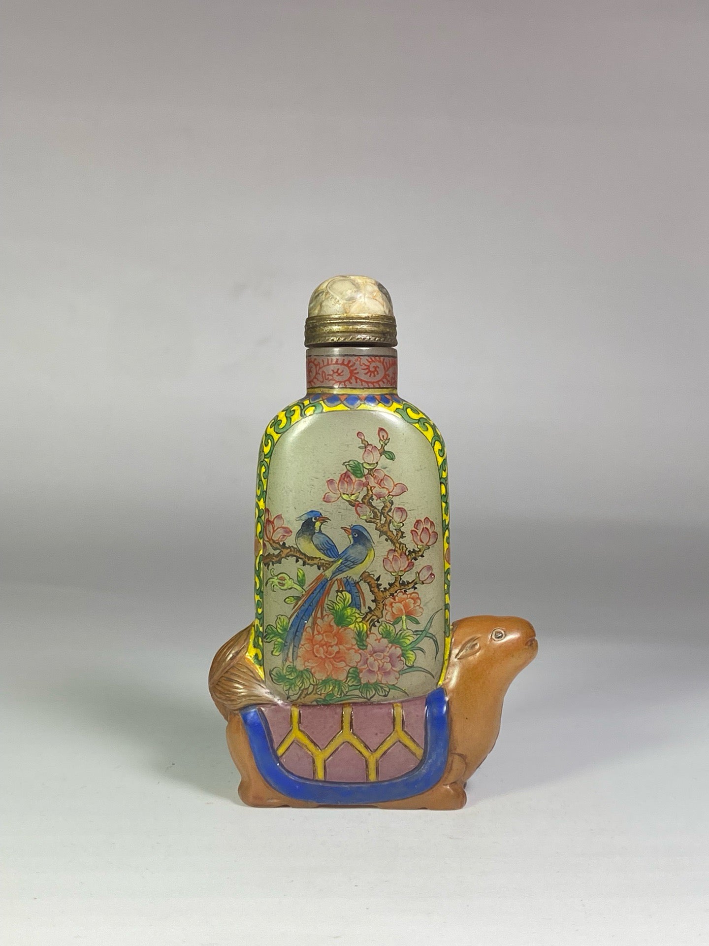 Chinese antique glass painted snuff bottle