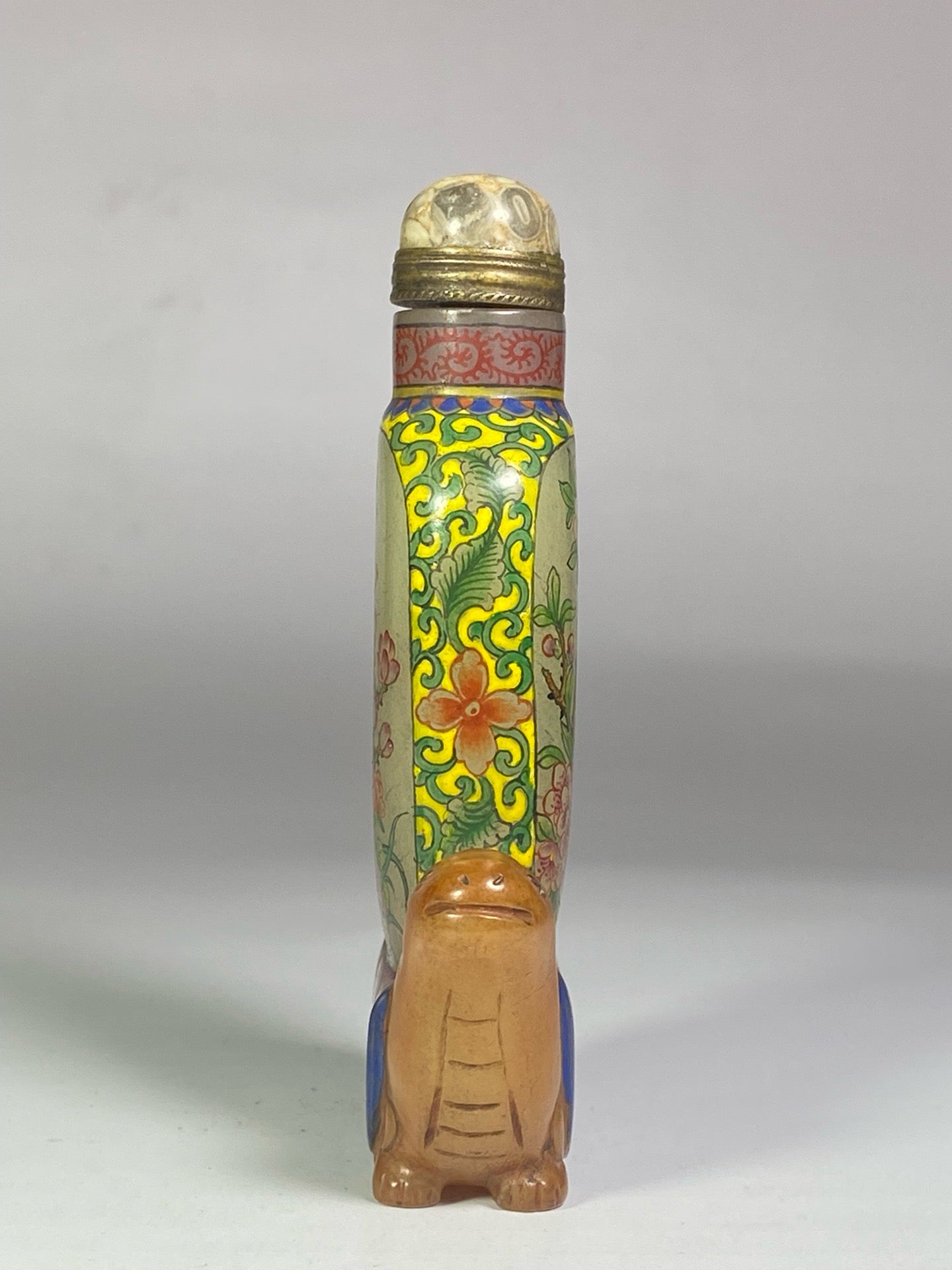Chinese antique glass painted snuff bottle