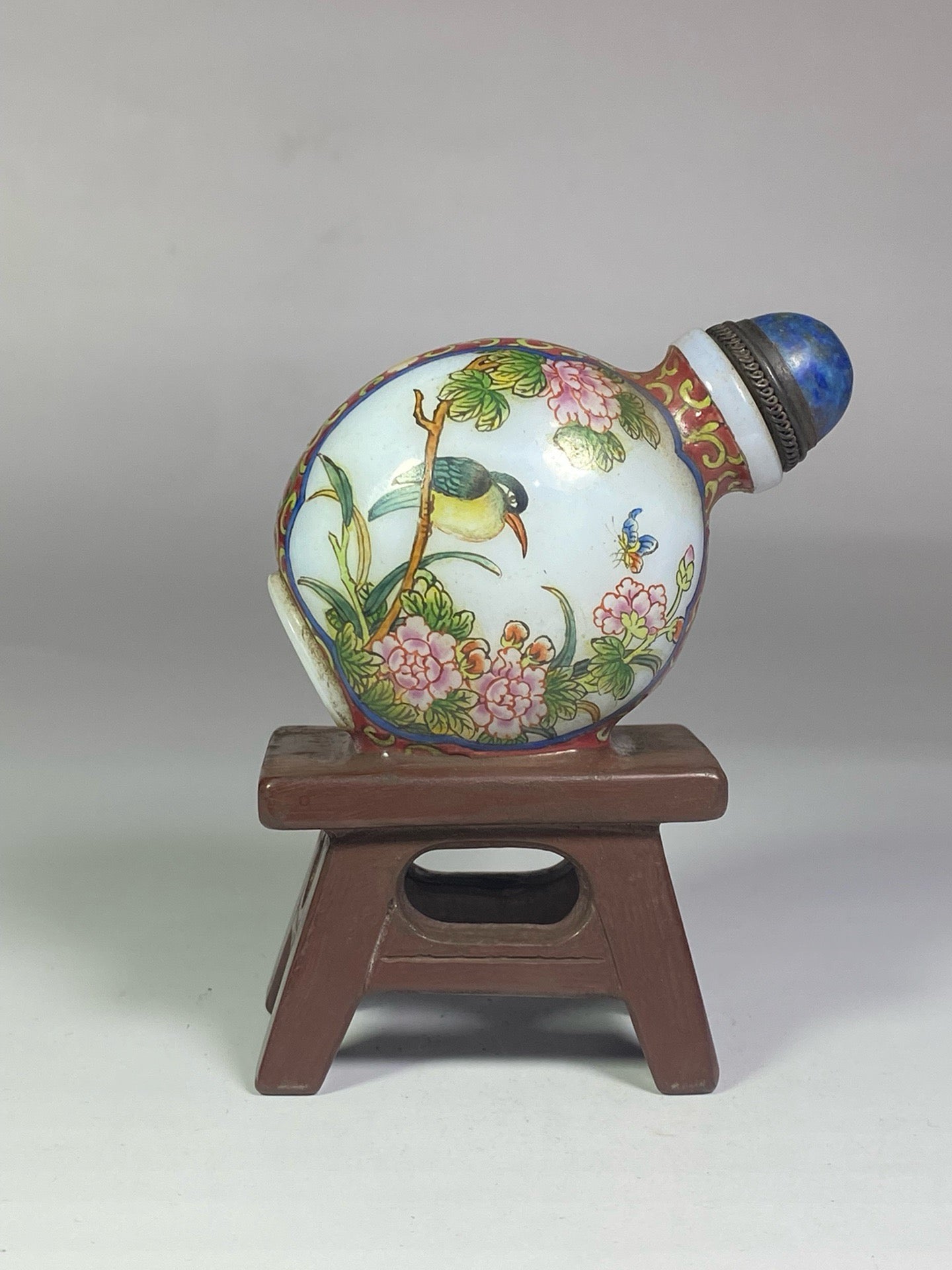 Chinese antique glazed bench with teapot shaped painting enamel snuff bottle
