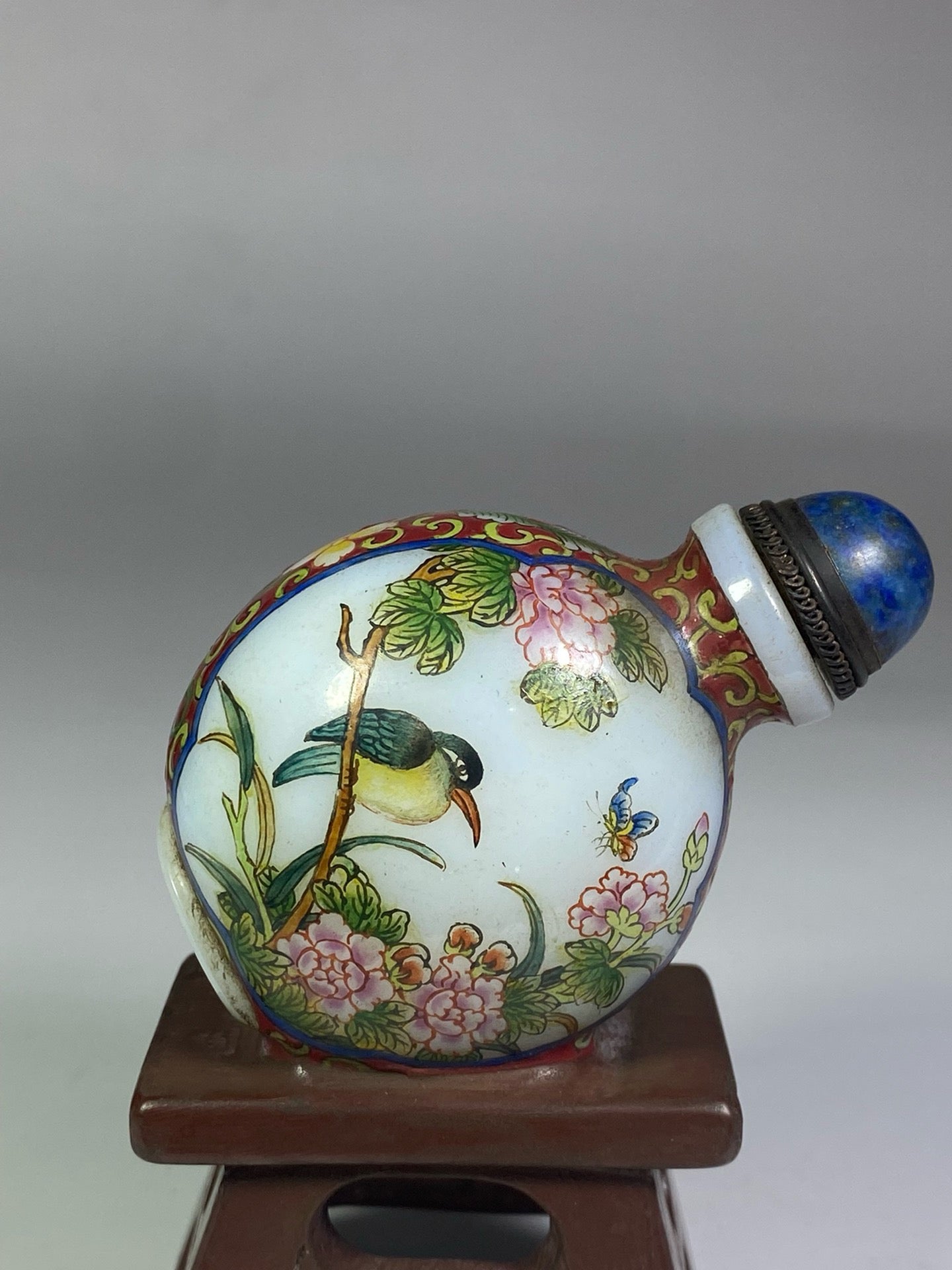 Chinese antique glazed bench with teapot shaped painting enamel snuff bottle