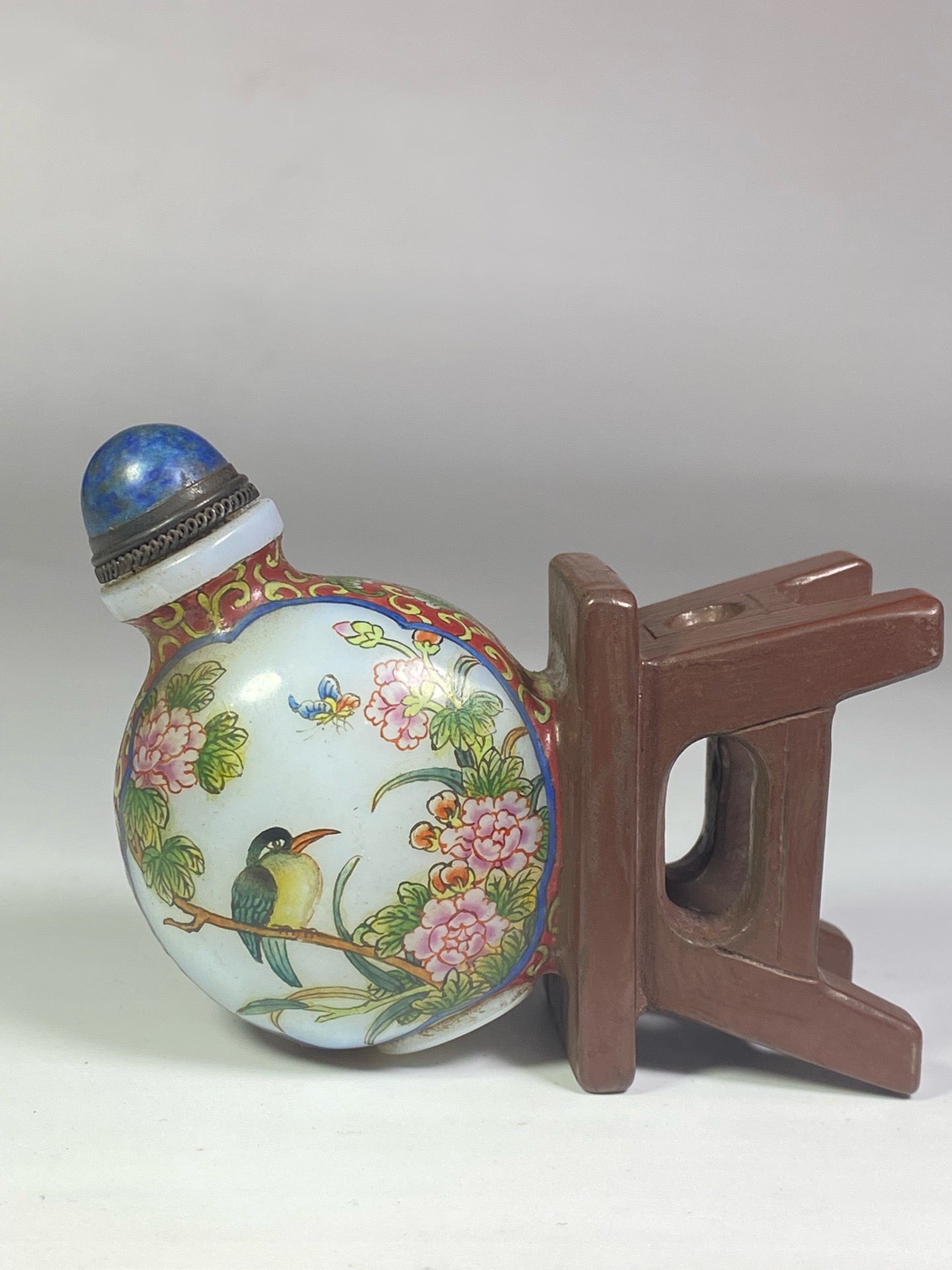 Chinese antique glazed bench with teapot shaped painting enamel snuff bottle