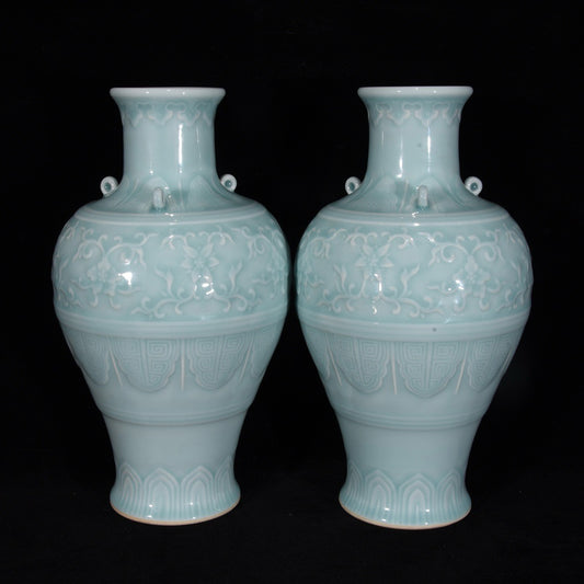 Monochrome glazed tangled branch patterned three series bottle