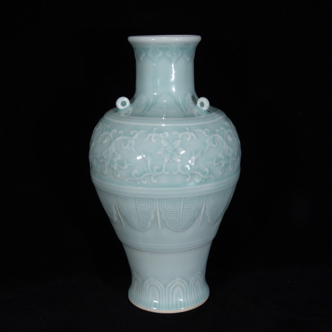 Monochrome glazed tangled branch patterned three series bottle