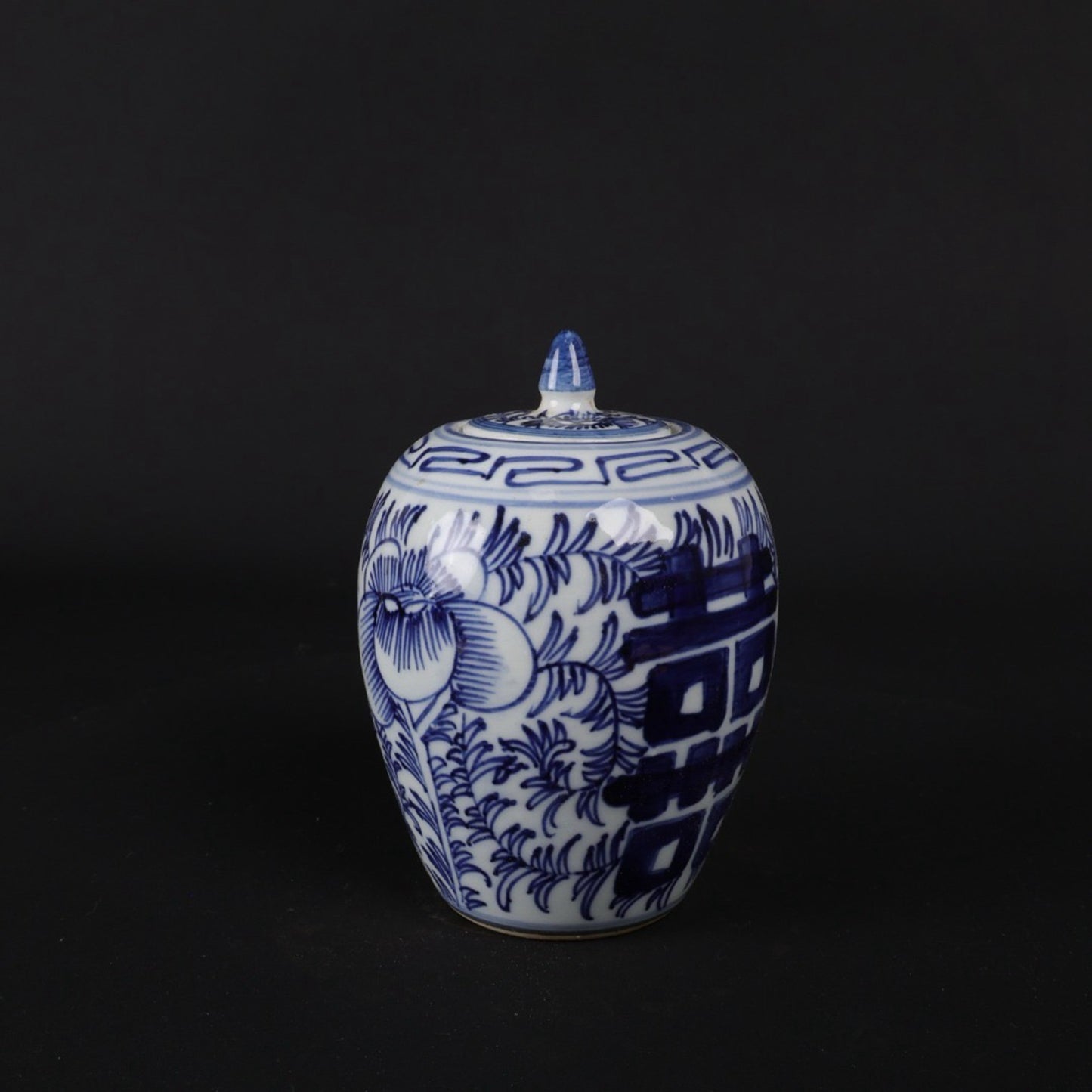 Blue and white double happiness patterned small Donggua jar