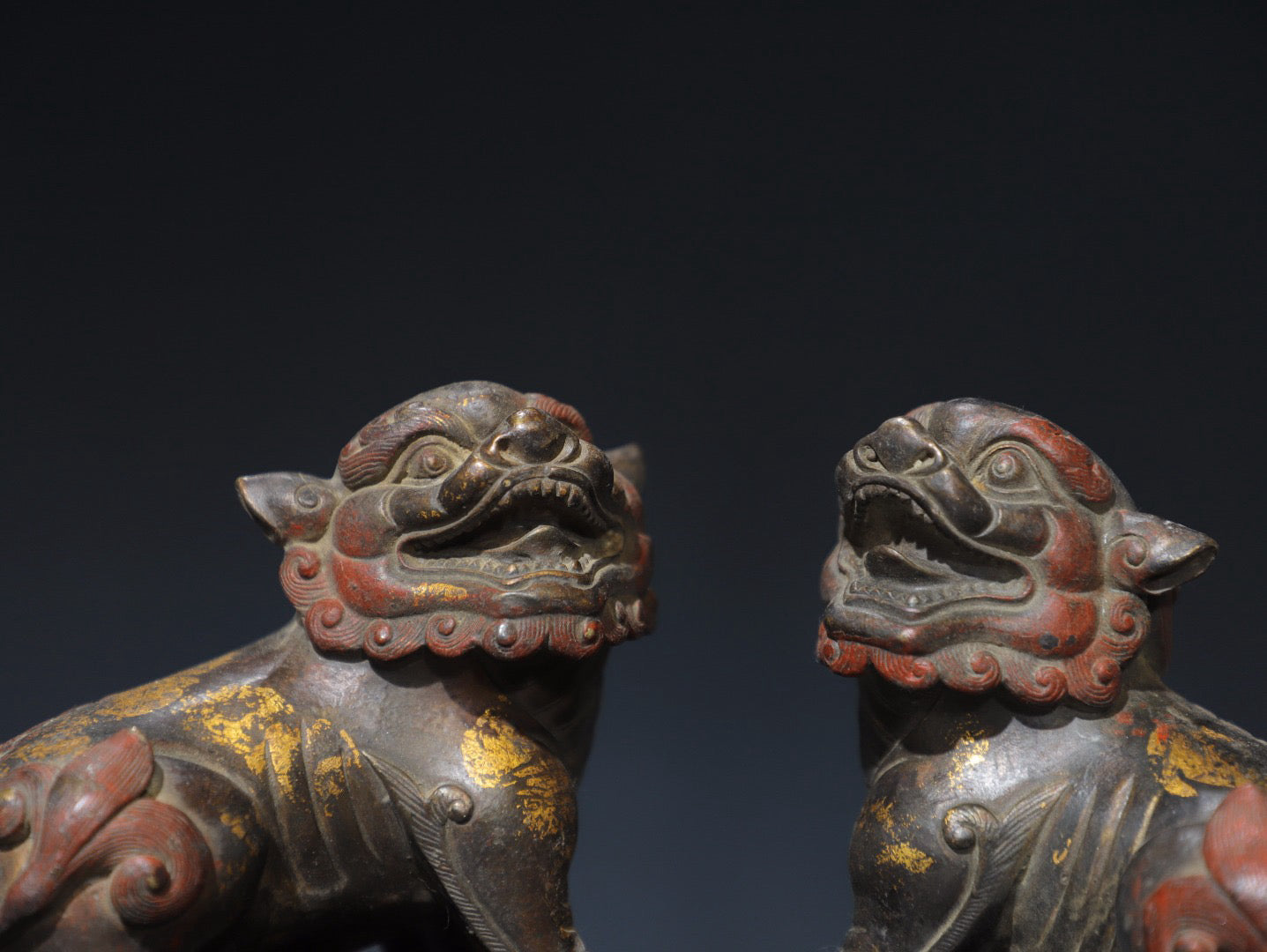 Chinese antique pure copper lion ornament