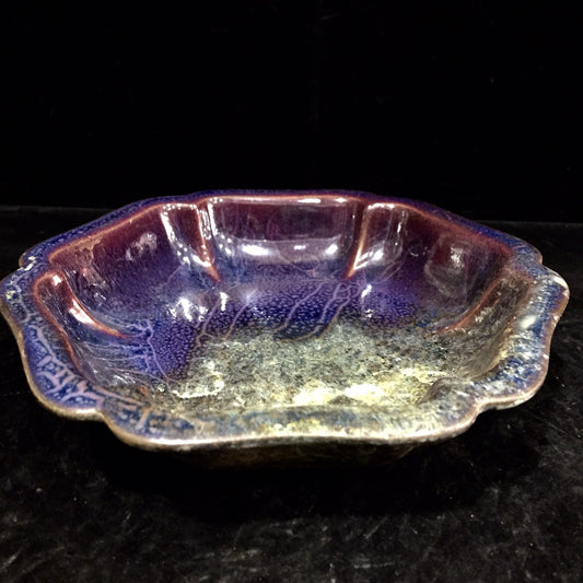 Chinese antique earthworm patterned plate