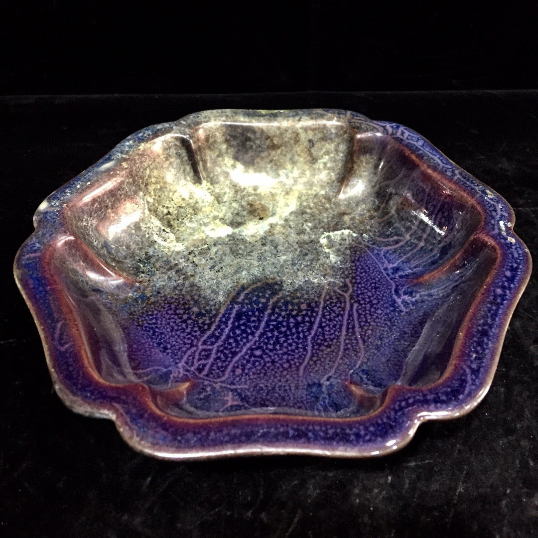 Chinese antique earthworm patterned plate