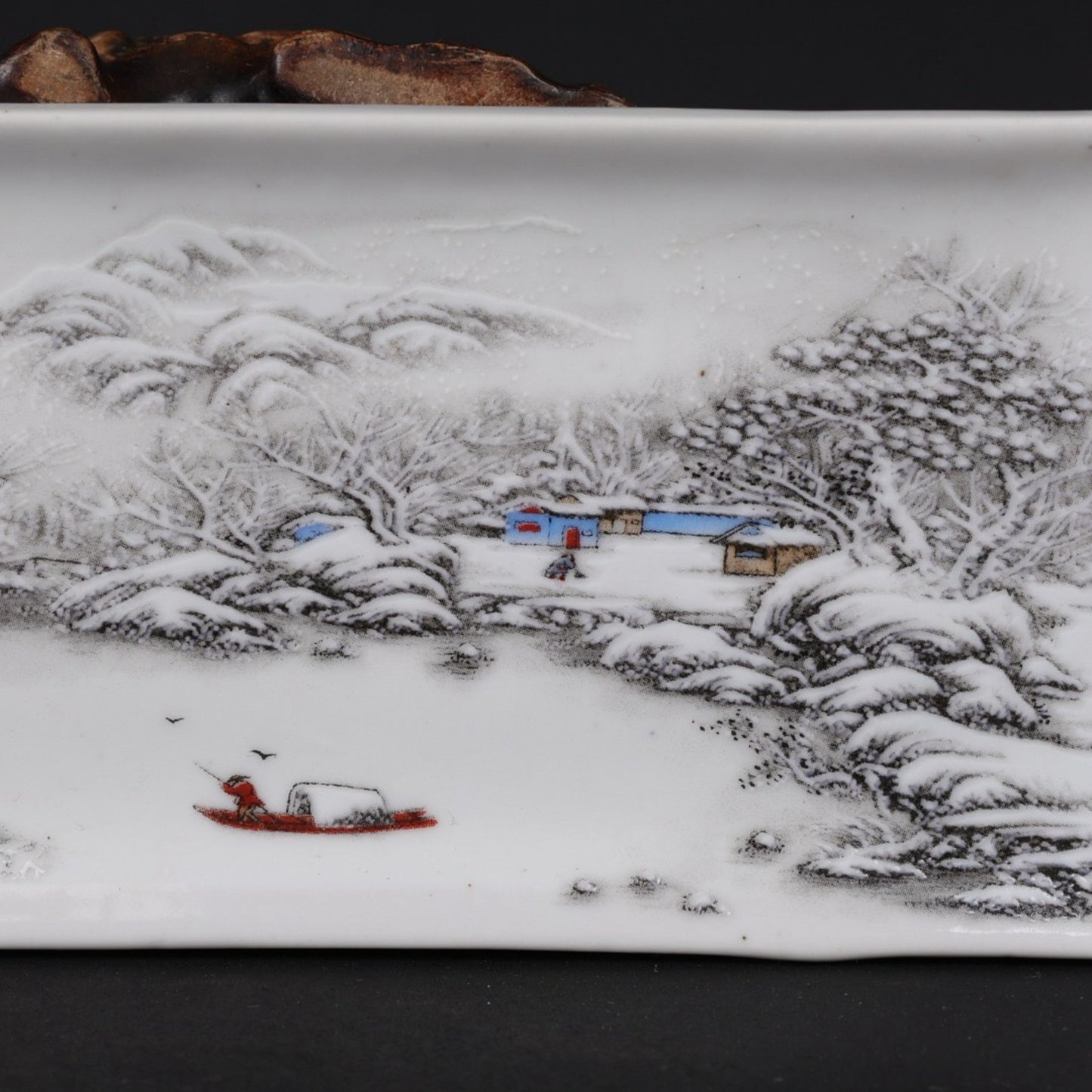 Pink snow patterned long plate