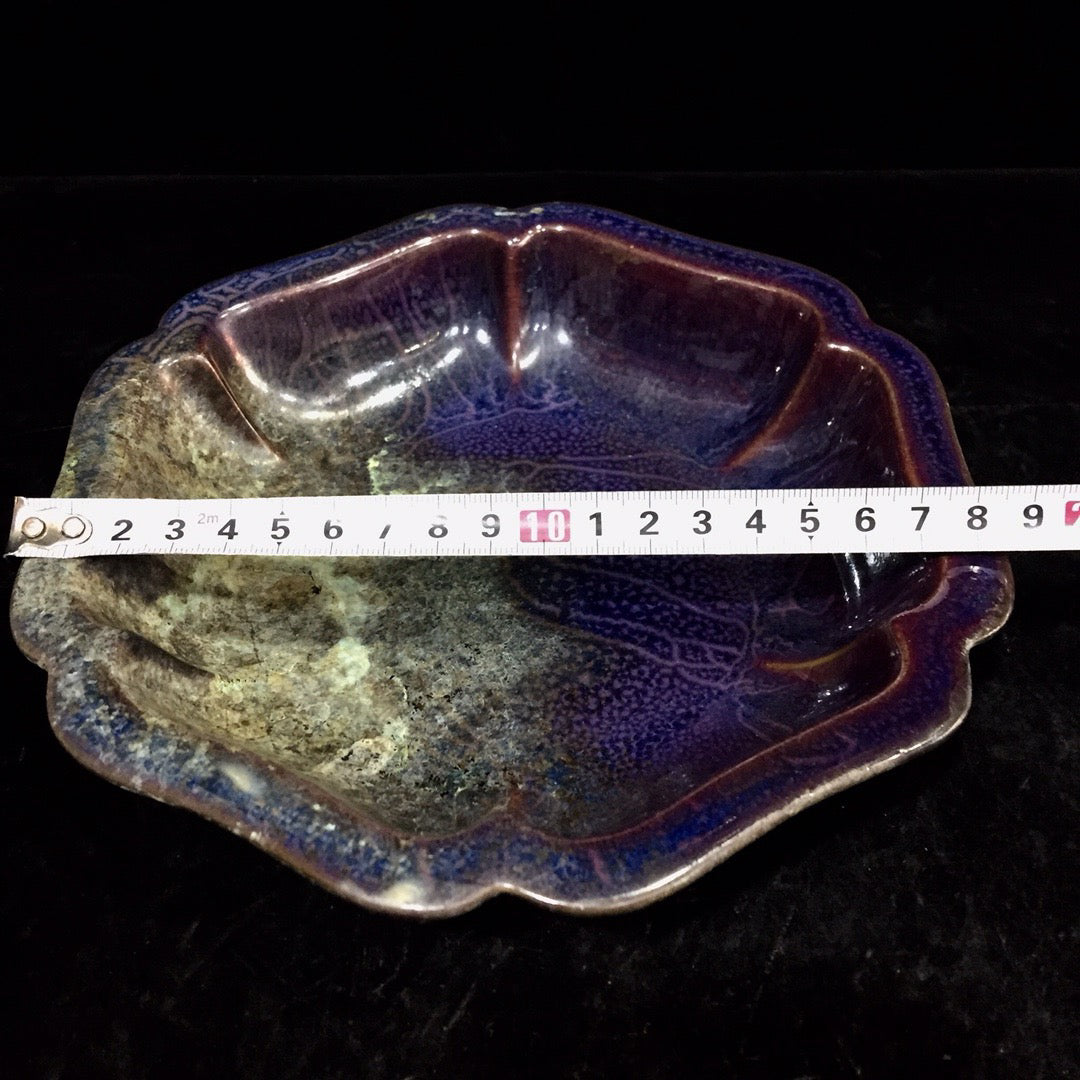 Chinese antique earthworm patterned plate
