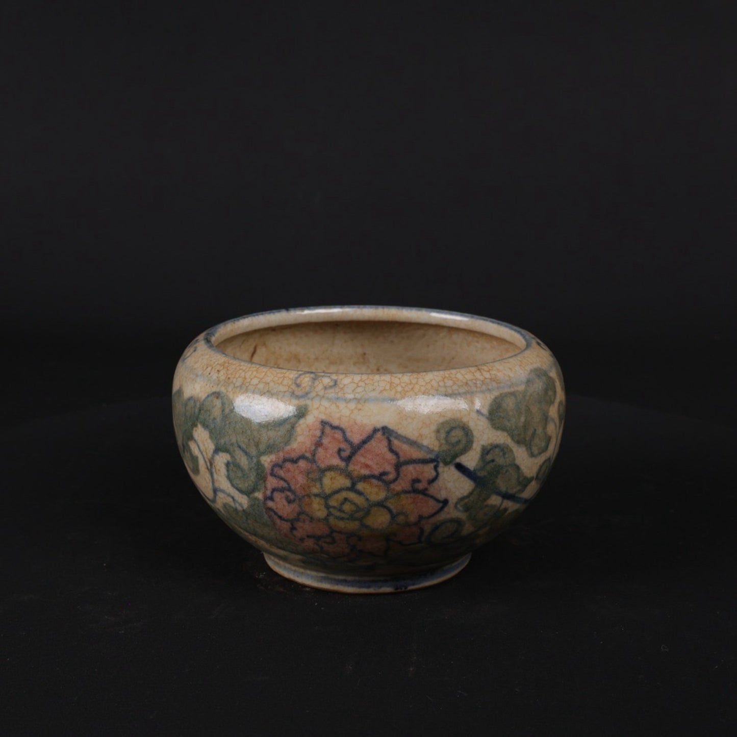 Blue and white underglaze red entangled branch lotus pattern small brush wash