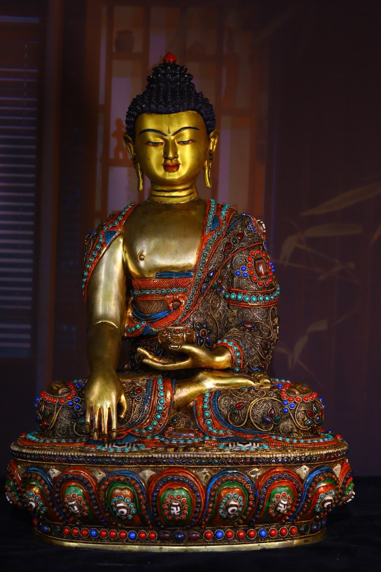 Copper body pure handmade knocking on the heavenly pearl Shakyamuni Buddha