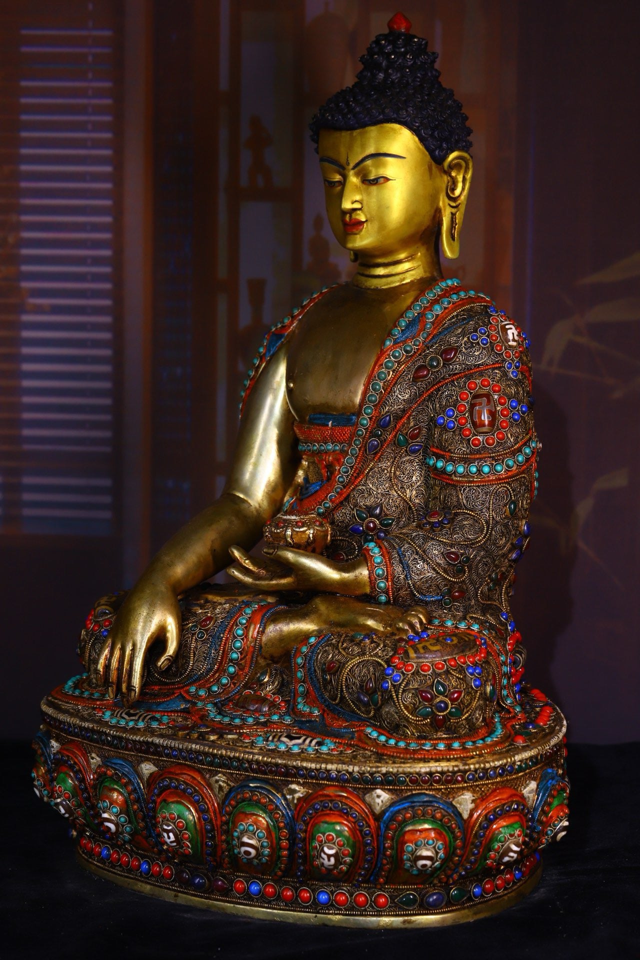 Copper body pure handmade knocking on the heavenly pearl Shakyamuni Buddha