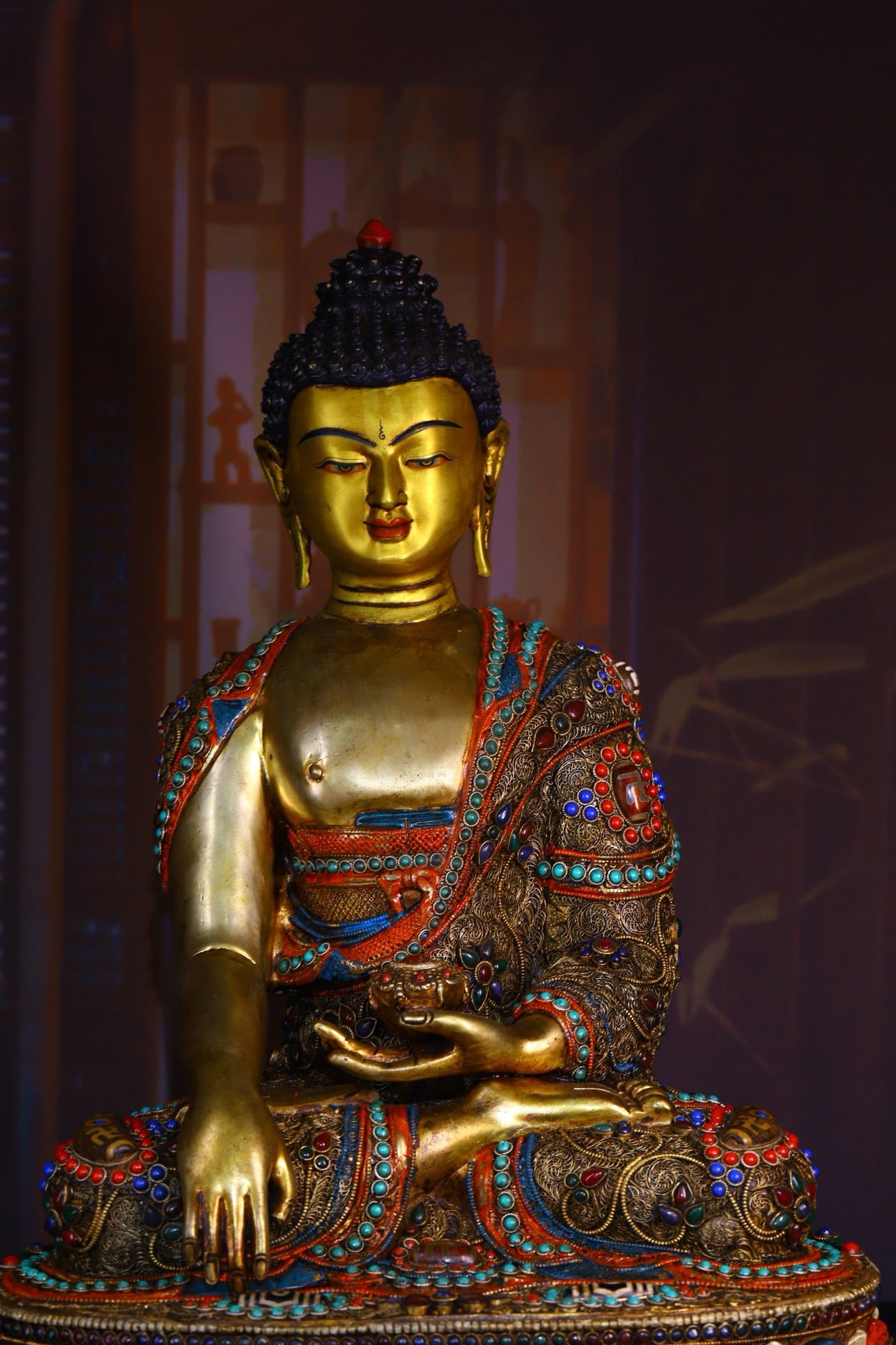 Copper body pure handmade knocking on the heavenly pearl Shakyamuni Buddha
