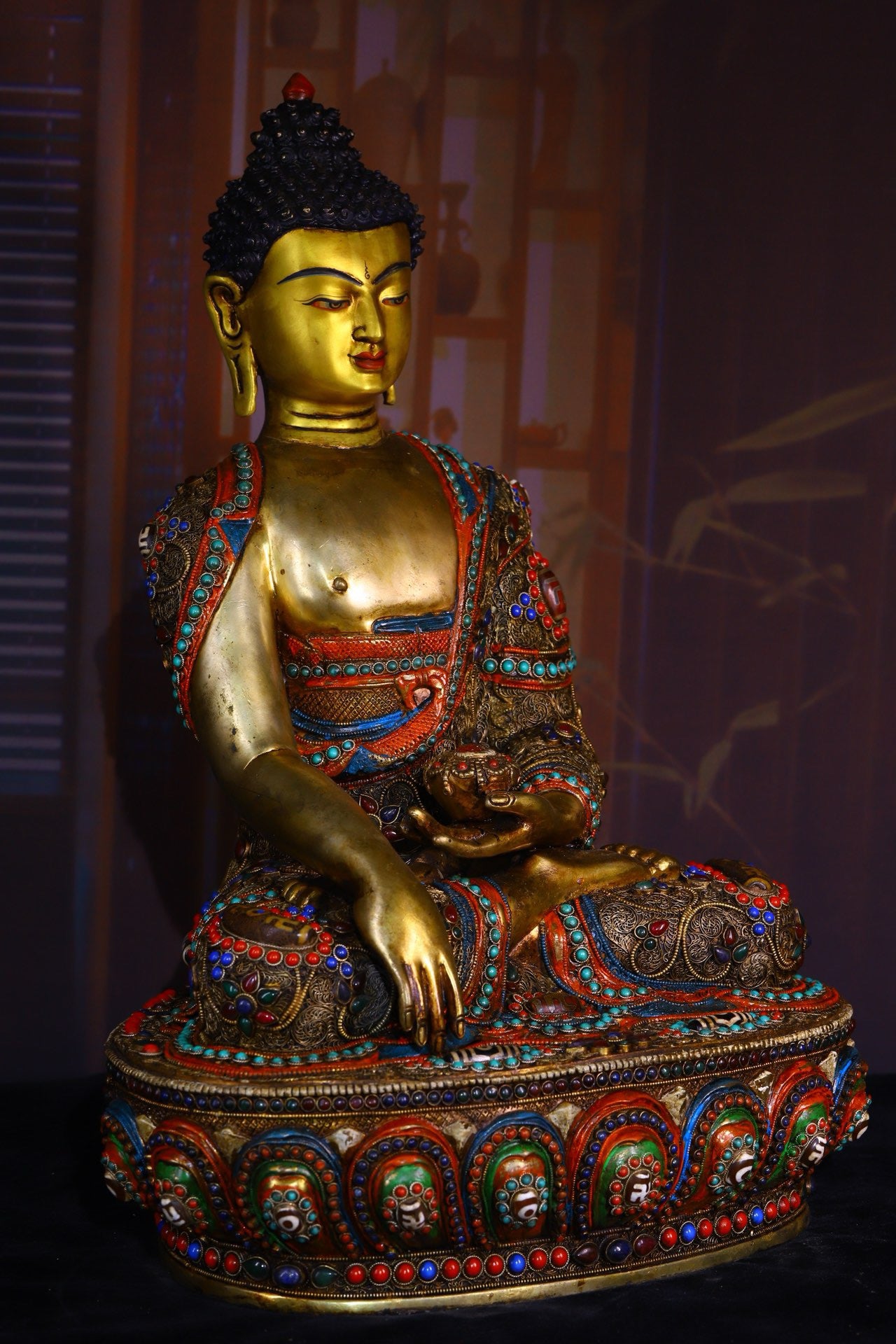 Copper body pure handmade knocking on the heavenly pearl Shakyamuni Buddha