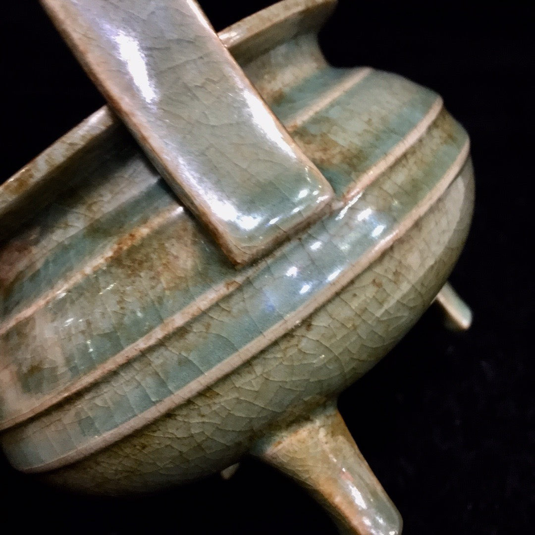 Chinese antique porcelain fumigation furnace