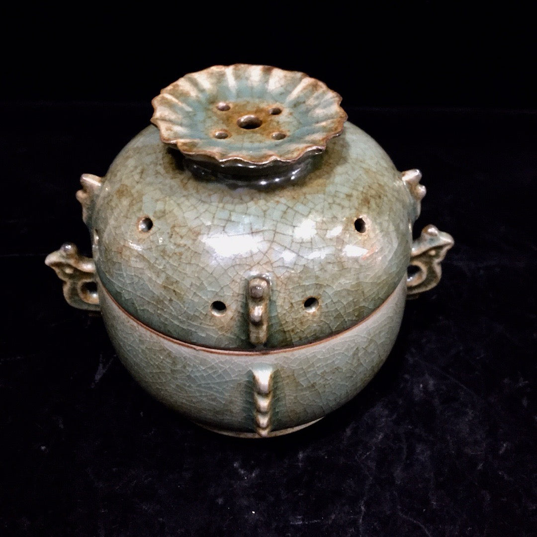 Chinese antique porcelain fumigation furnace