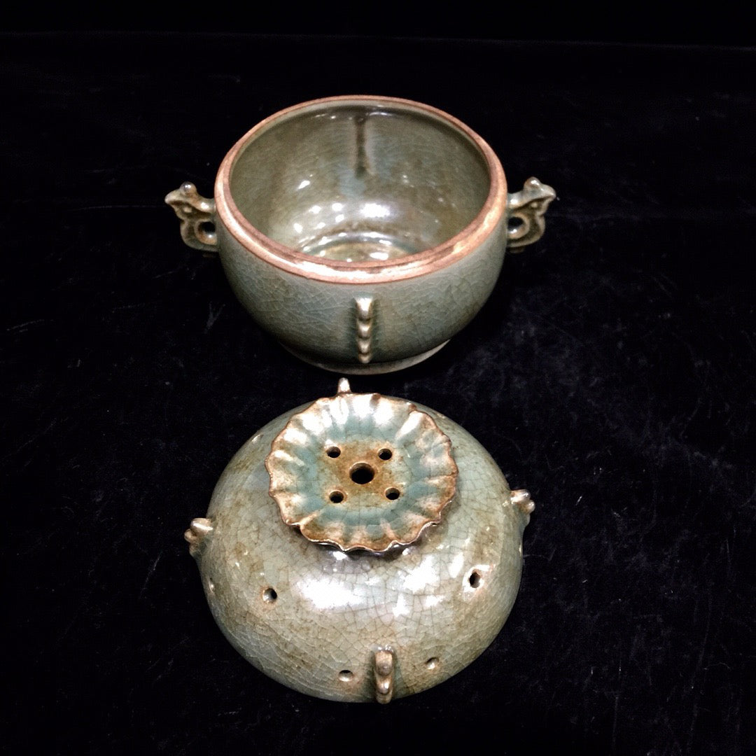 Chinese antique porcelain fumigation furnace