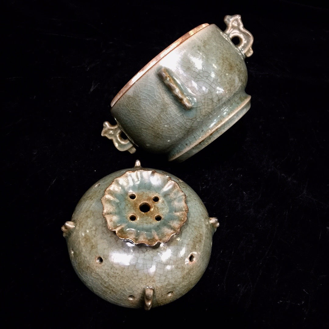 Chinese antique porcelain fumigation furnace
