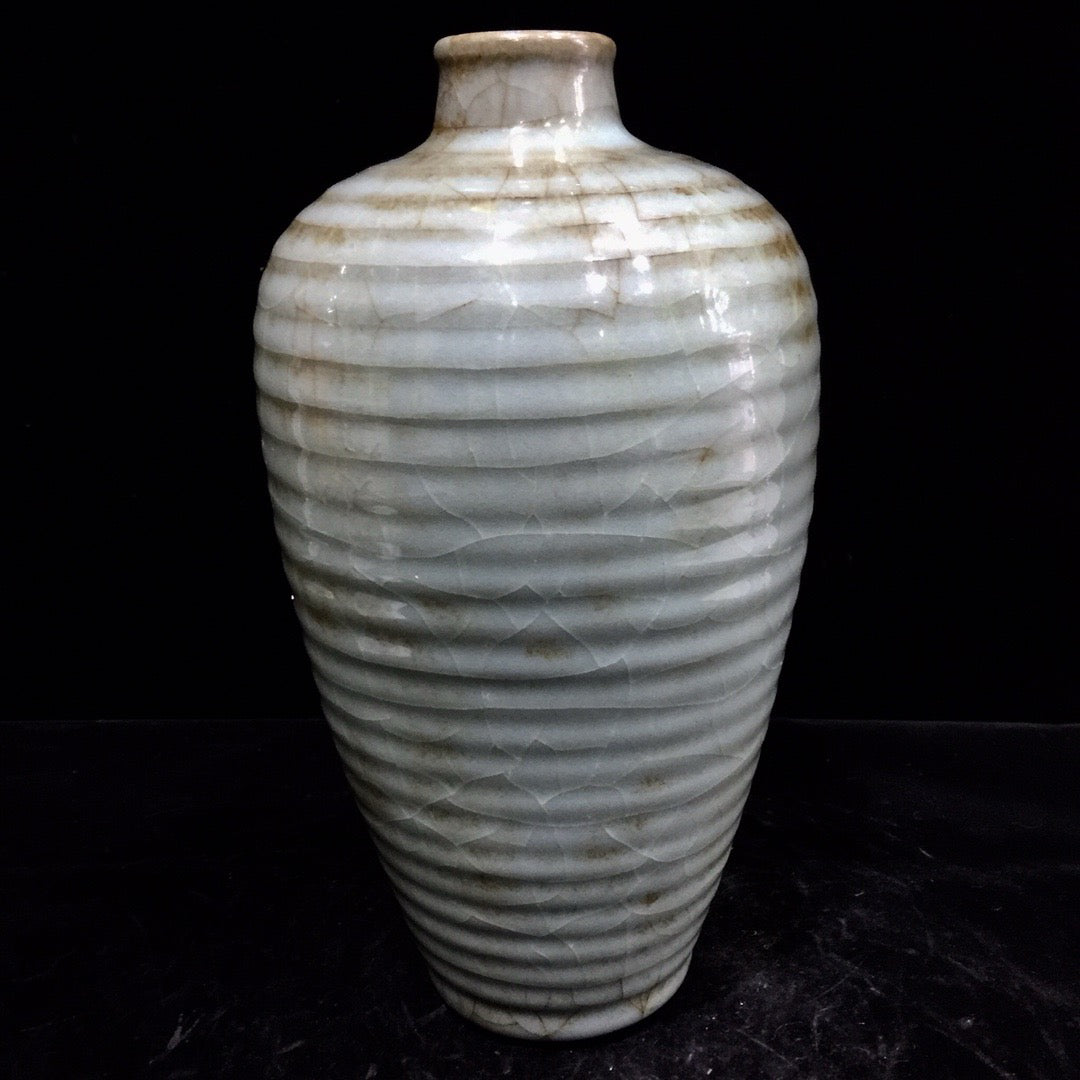 Chinese antique porcelain threaded plum vase
