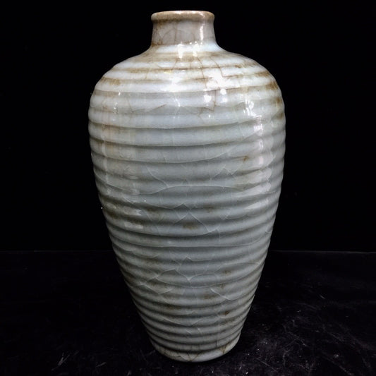 Chinese antique porcelain threaded plum vase