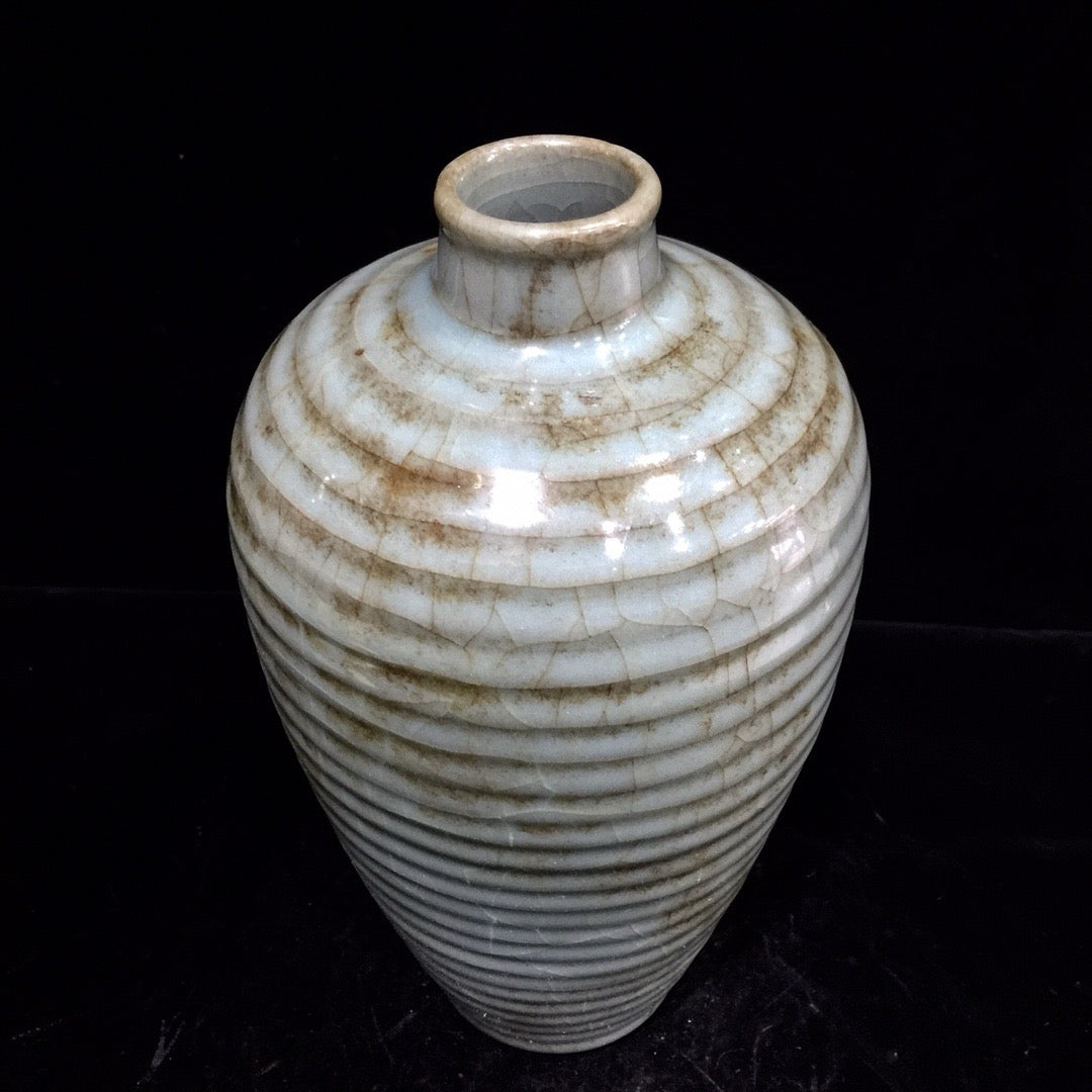 Chinese antique porcelain threaded plum vase