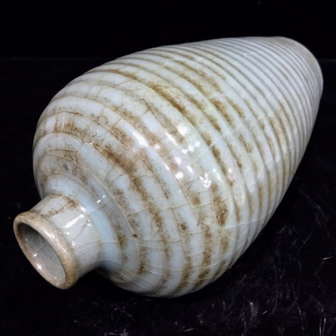 Chinese antique porcelain threaded plum vase