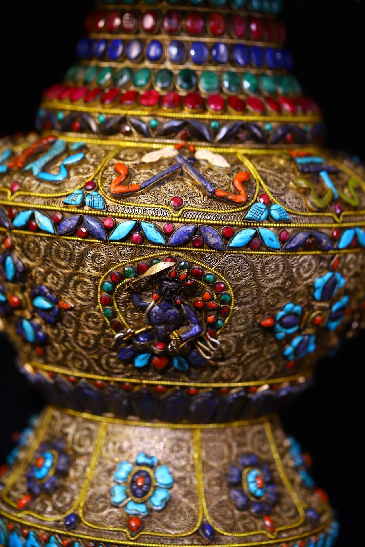 Silver inlaid gemstone relic jar